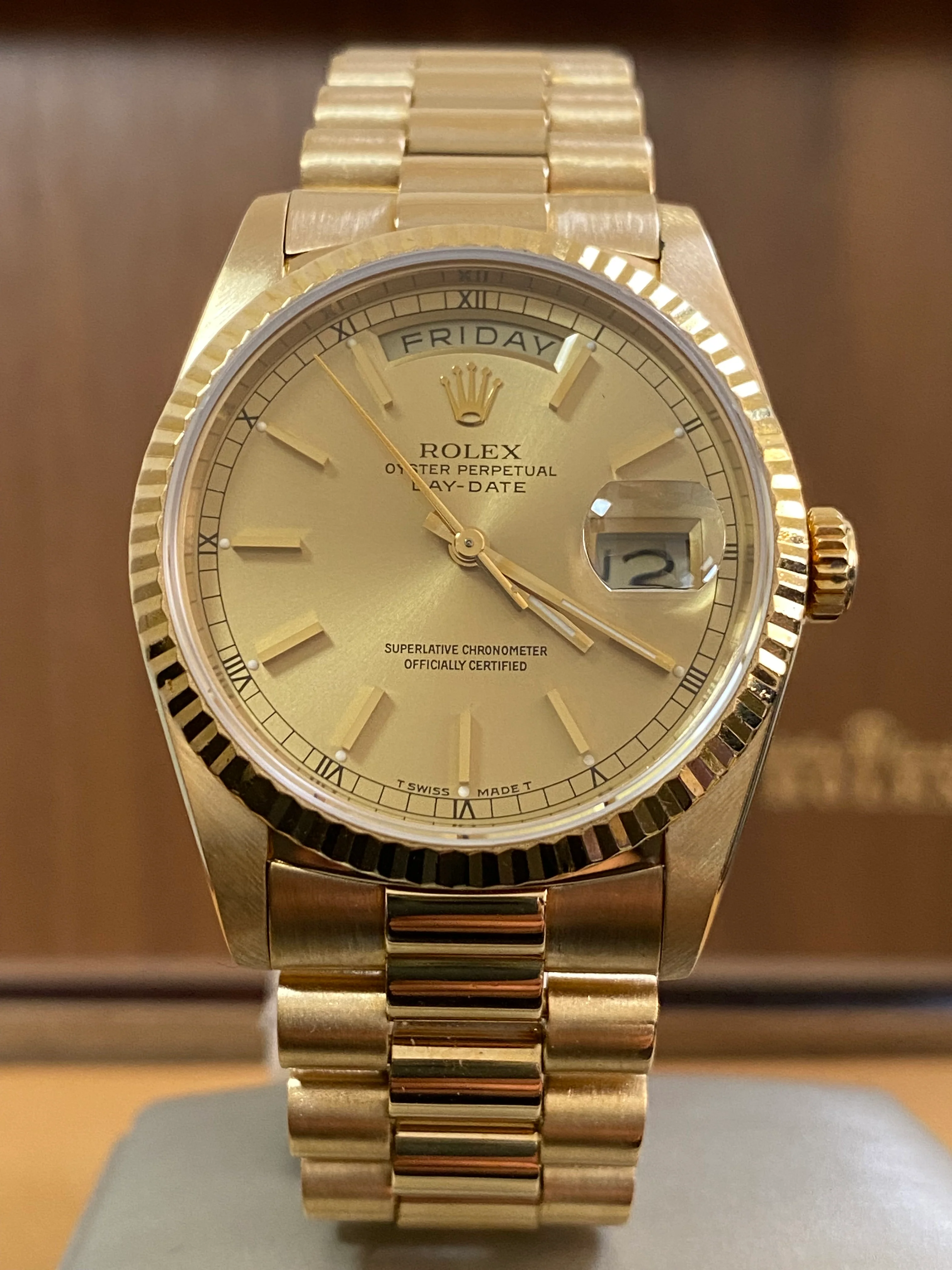Rolex Yellow Gold Day-Date 36 - R serial - Fluted Bezel - Champagne Index Dial - Double Quickset - President Bracelet - 18238