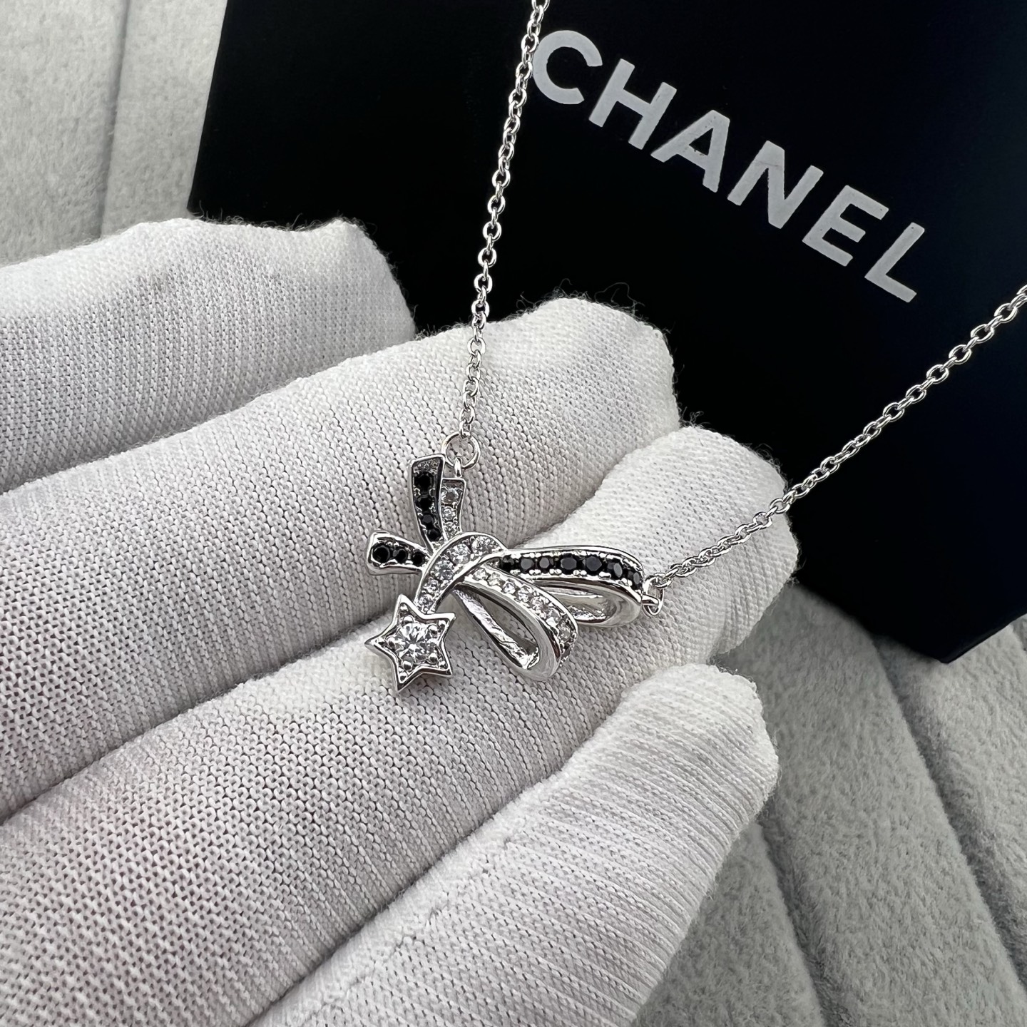 Platinum Comet Bow Necklace - Artisantouchss