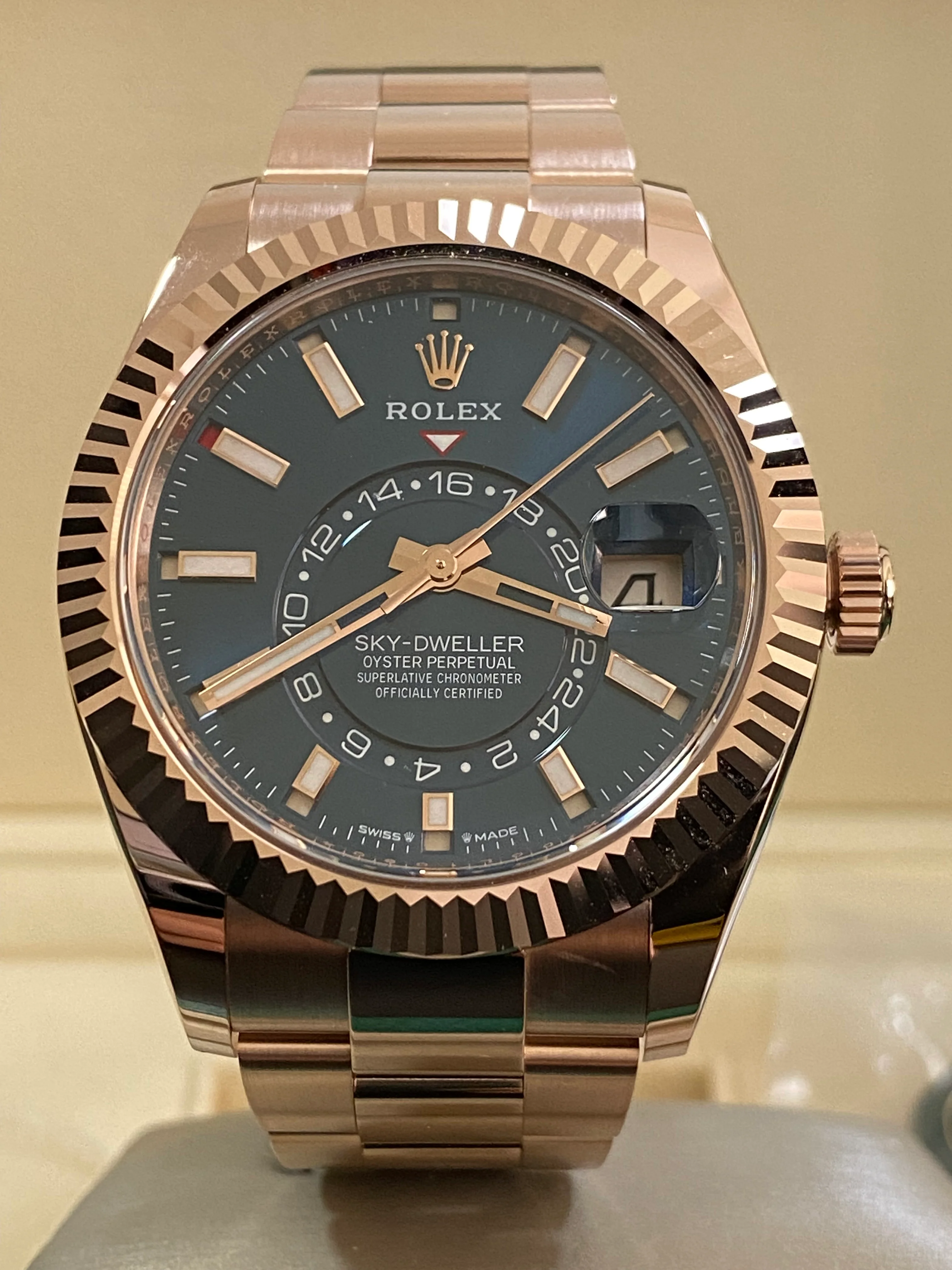 Rolex,Sky-Dweller Everose Gold Sky-Dweller - 2024 - Blue-Green Dial - Oyster Bracelet - 336935