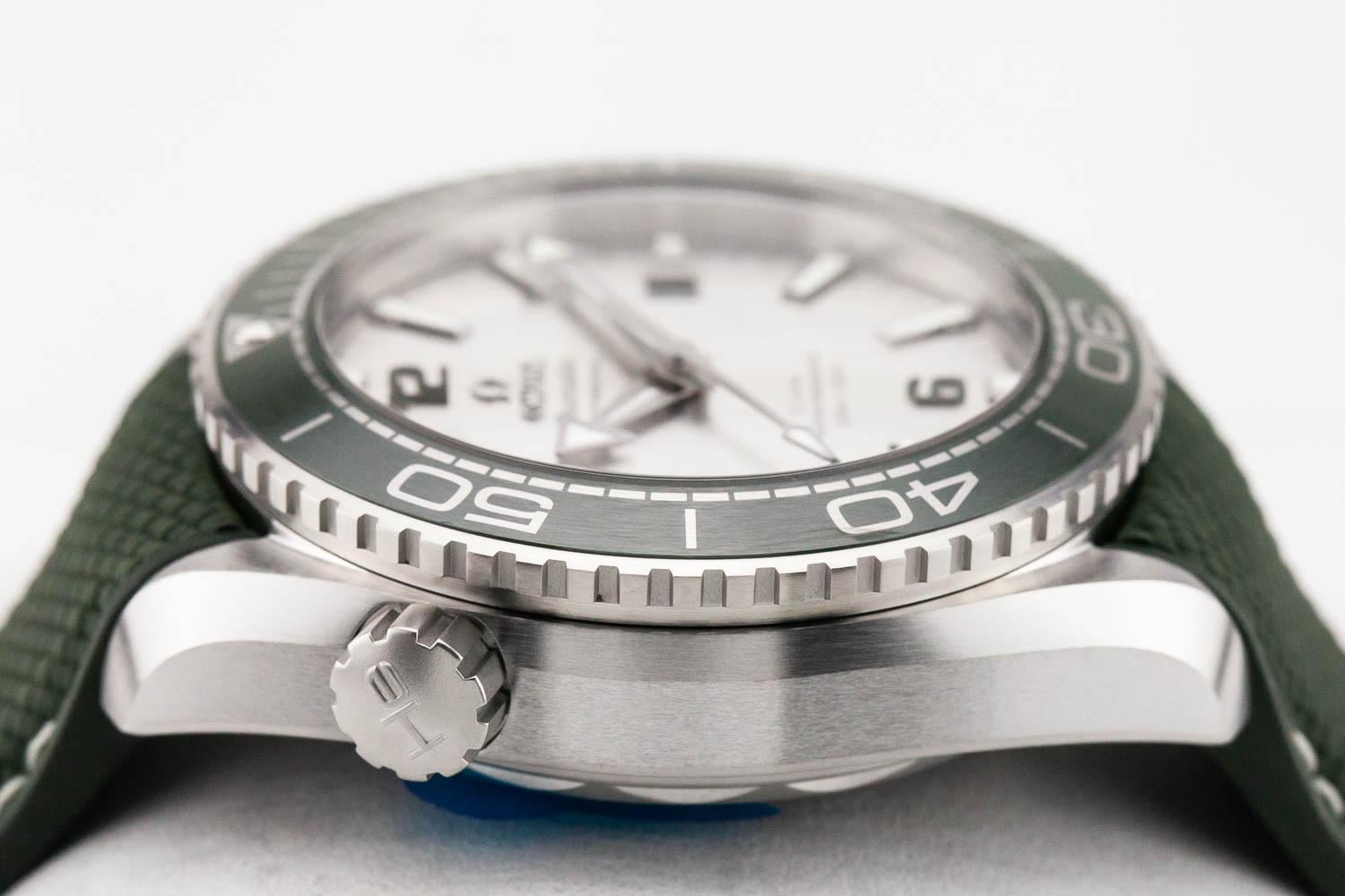 Omega Planet Ocean 8900 43.5mm Grey / Green 215.32.44.21.06.001