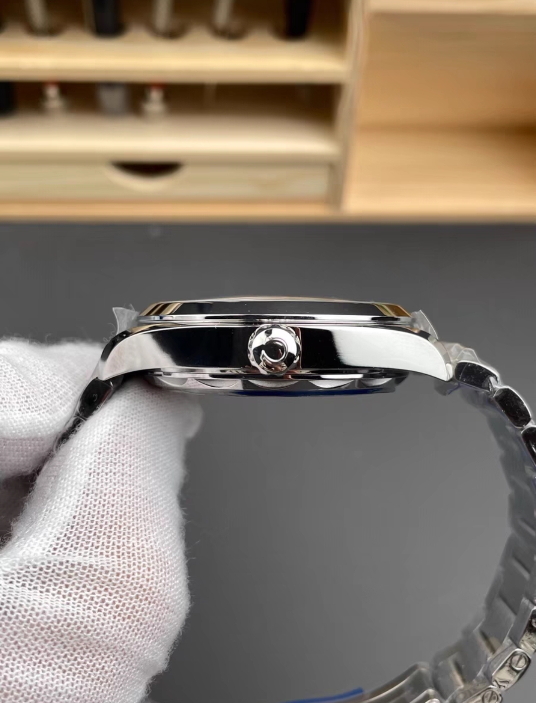 OMG Watch detail 7