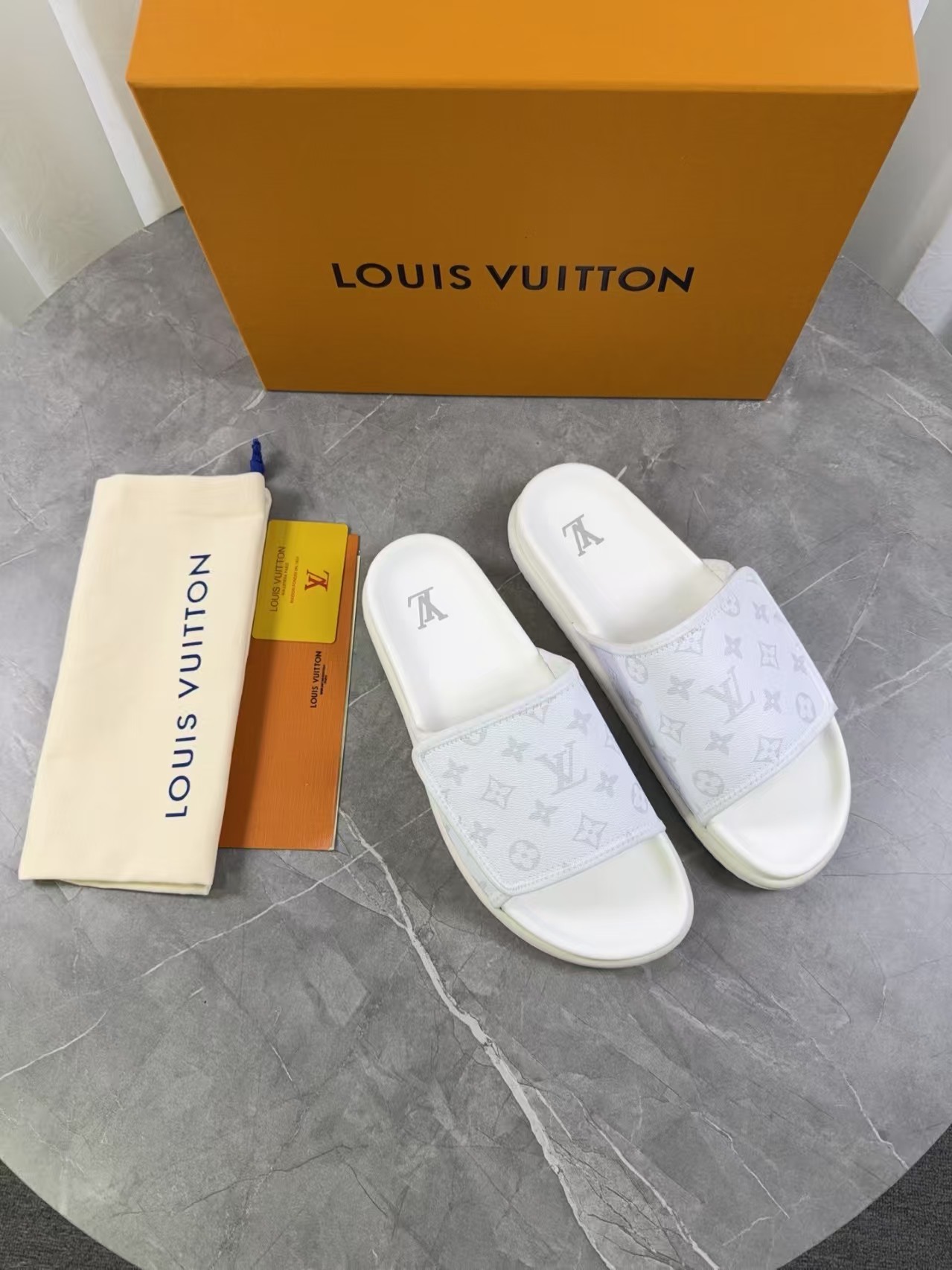 L X V SLIPPERS(Multiple colors) detail 30