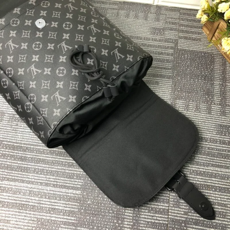 Louis Vuitton Saumur Backpack M45913