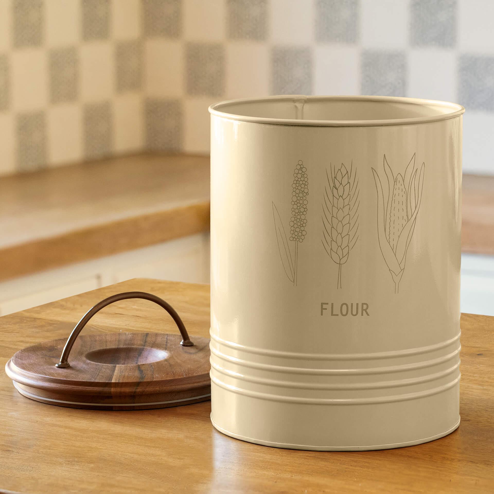 Grain Storage Barrel with Wooden lid