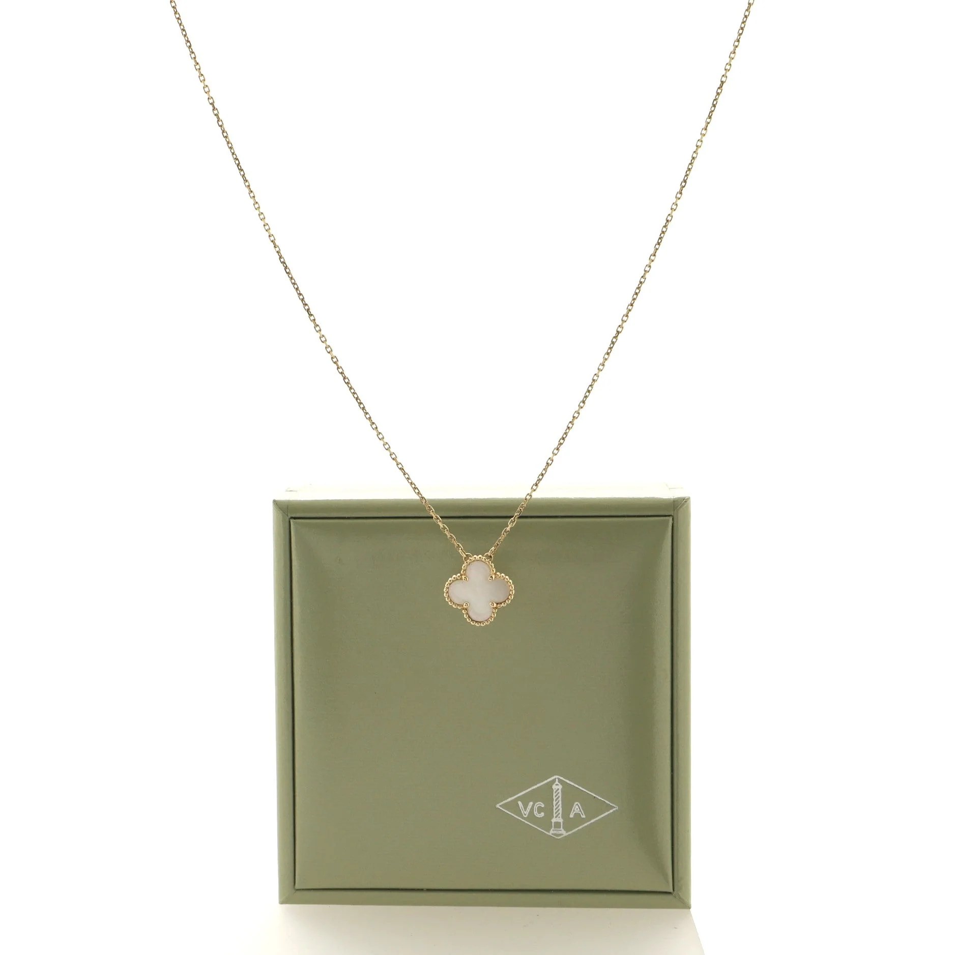 Vintage Alhambra Pendant Necklace 18K Yellow Gold and Mother of Pearl