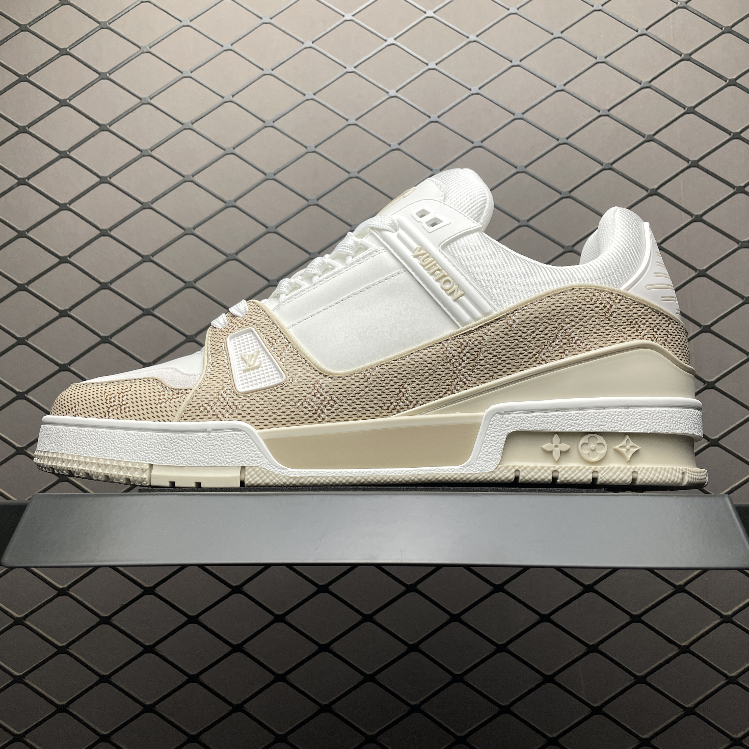 L X V TRAINER Sneakers