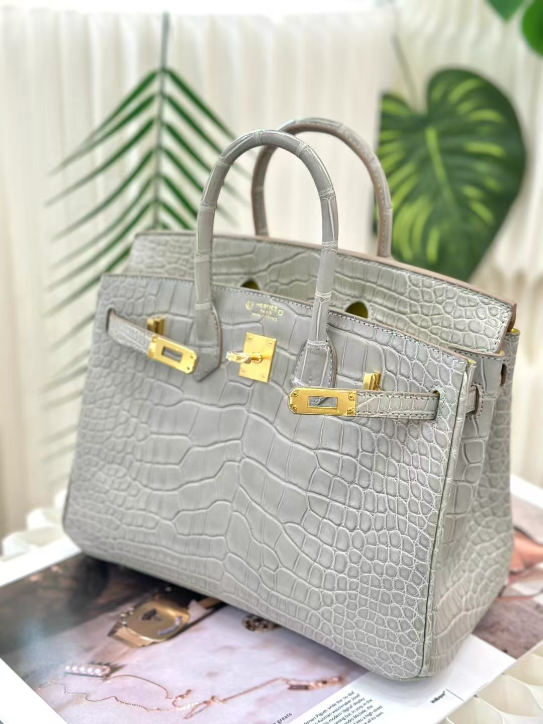 Birkin 25-30 pearl grey with lemon yellow inner panel 🍋 matte crocodile skin customization