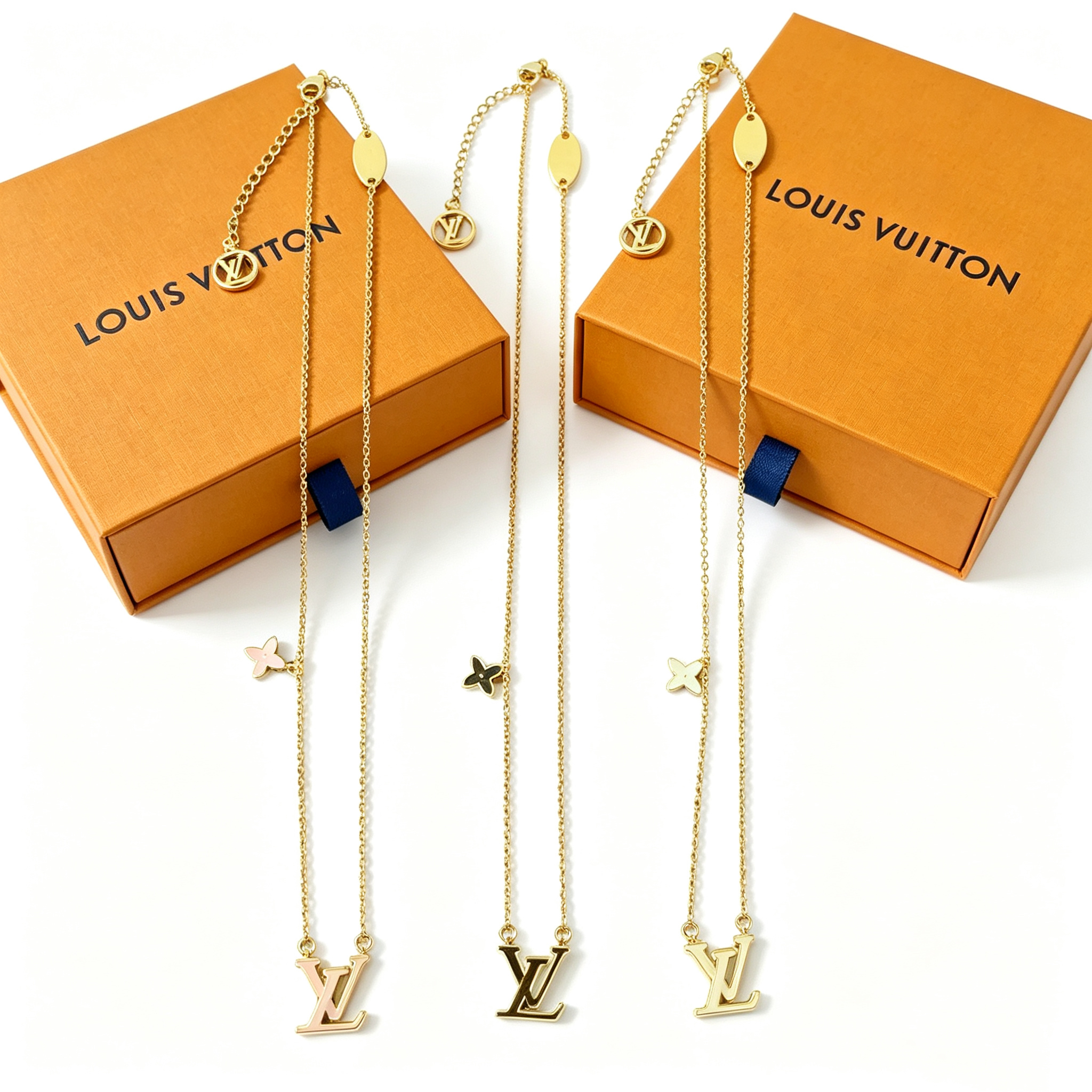 L — Metal Necklace Pendant Style