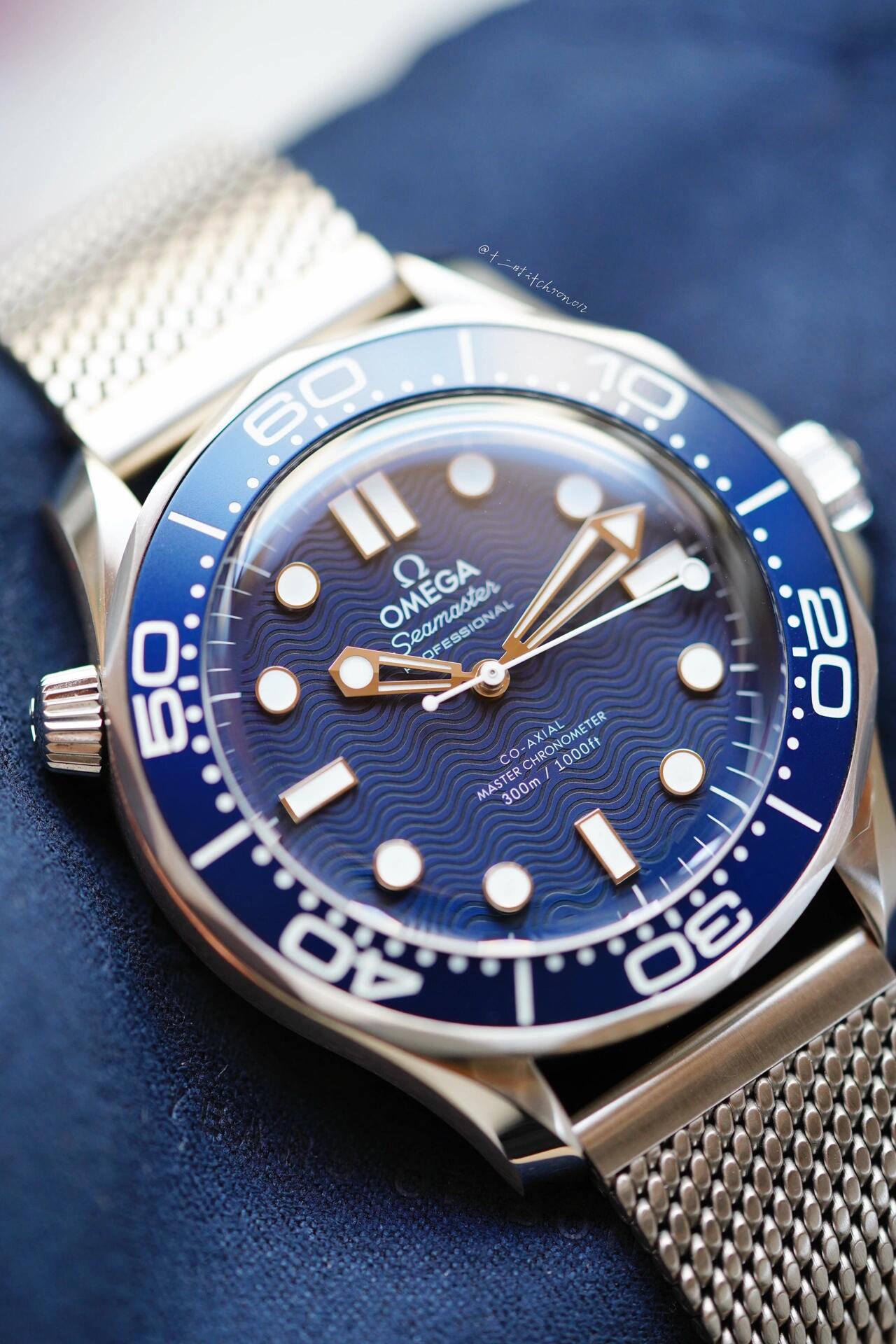 300m diving watch 42mm Master Chronometer James Bond 60th Anniversary Watch