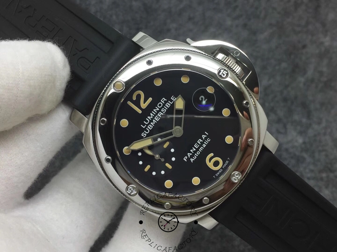 Panerai PAM 0024 1:1 Clone Luminor Submersible Watch