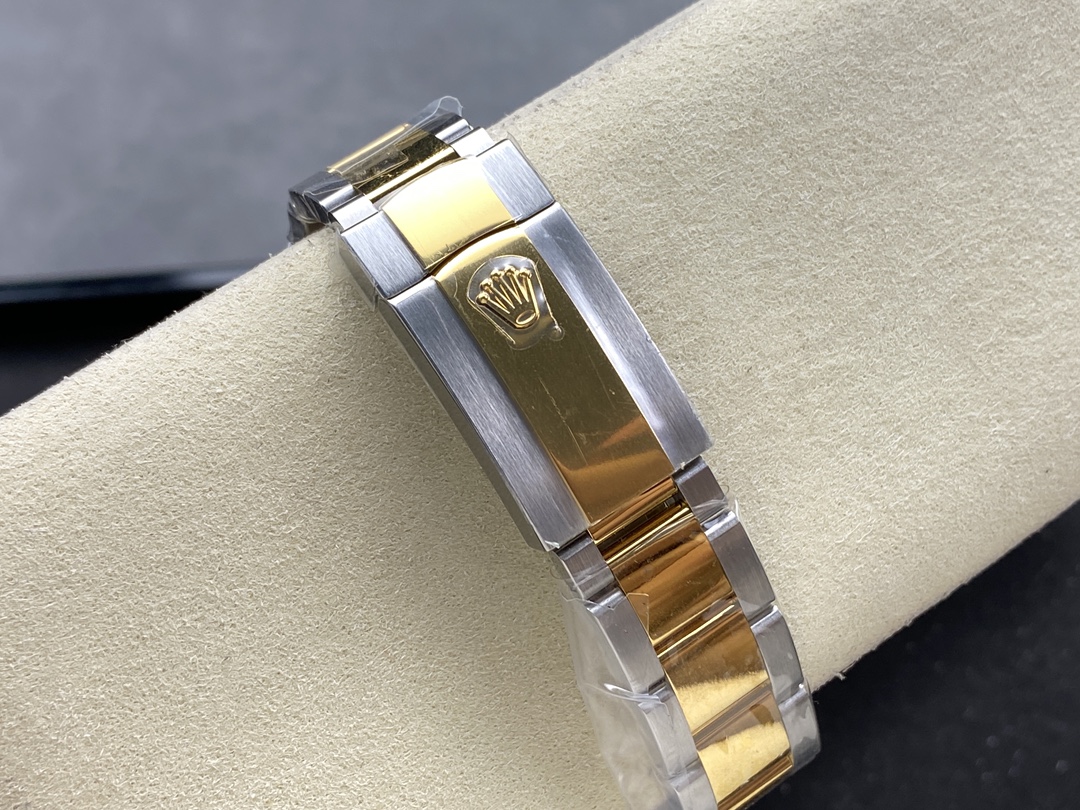 Rolex Datejust 126333 0011 Champagne Diamond Oyster 41mm Two Tone Steel