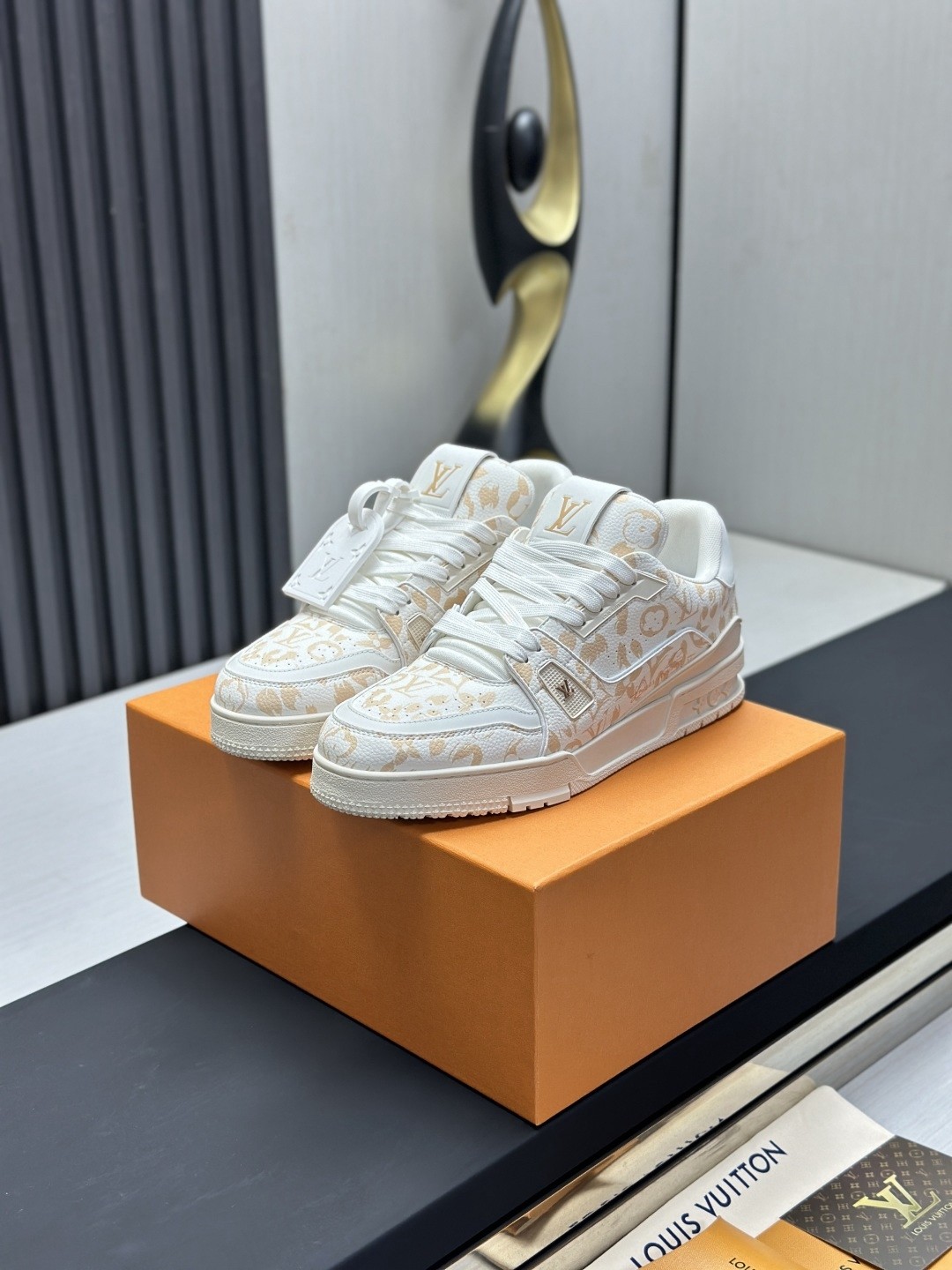L X V TRAINERS SNEAKERS