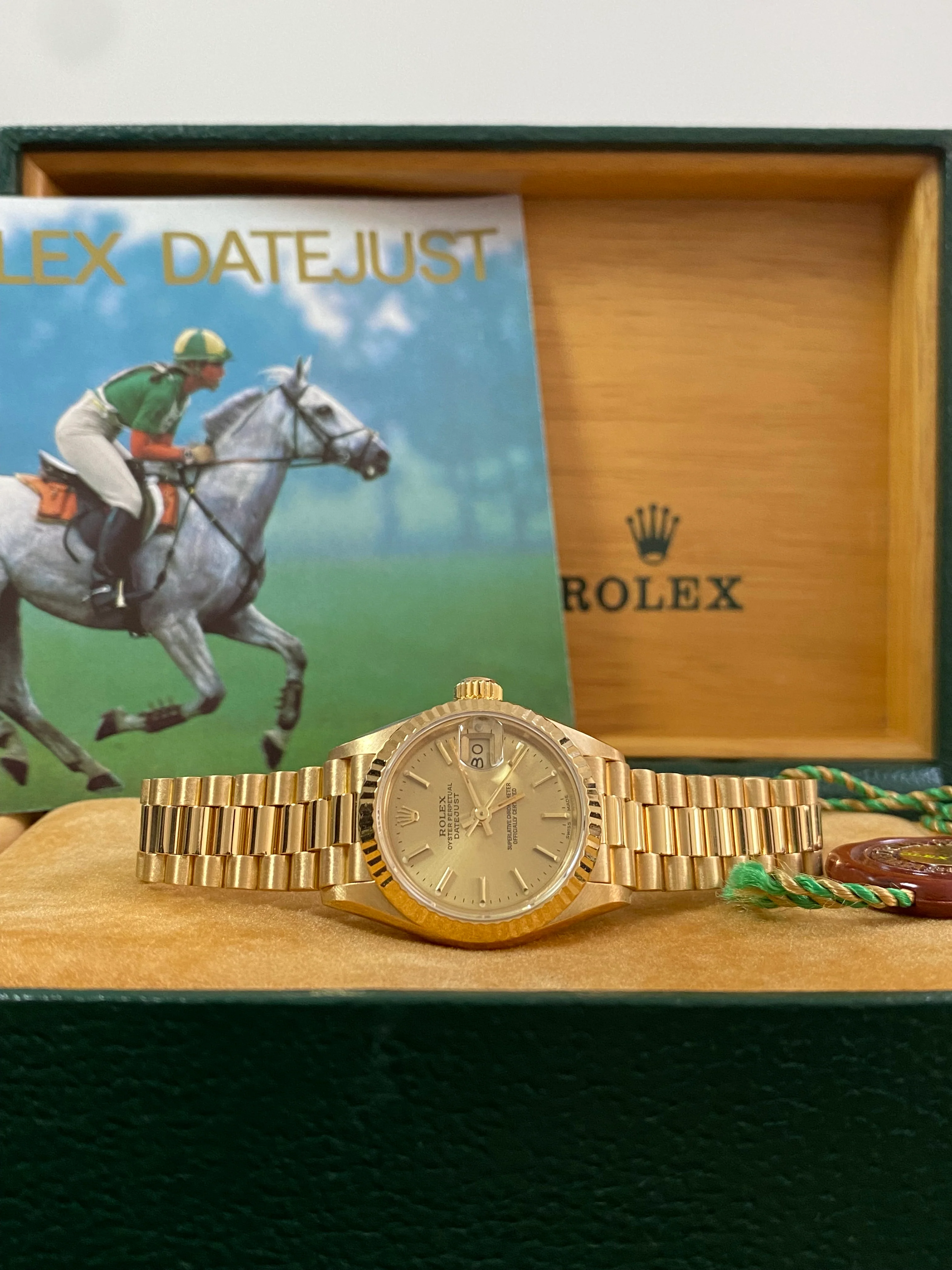 Rolex Yellow Gold Lady-Datejust - E serial - Fluted Bezel - Champagne Index Dial - President Bracelet - 69178