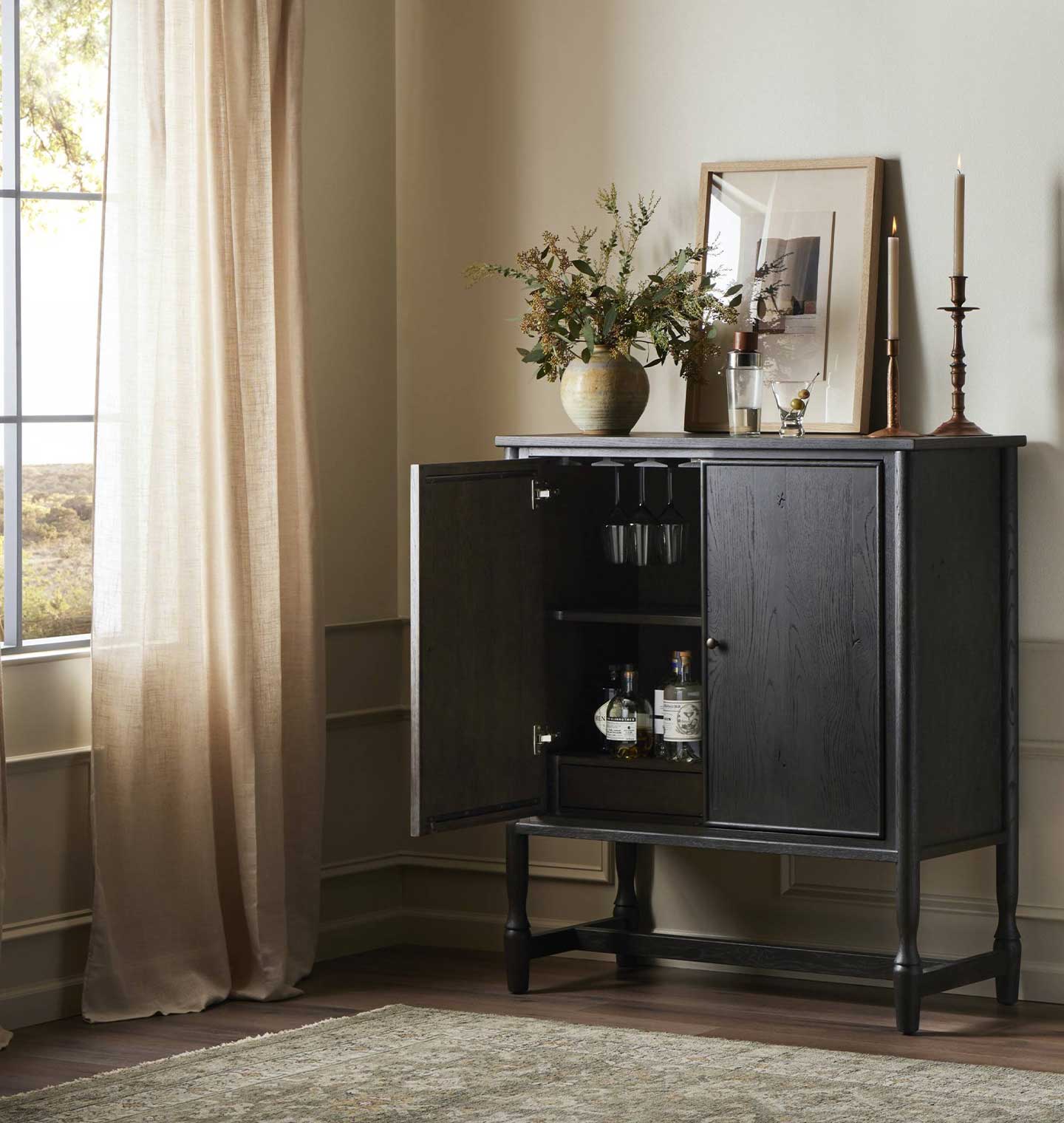 Bari Bar Cabinet