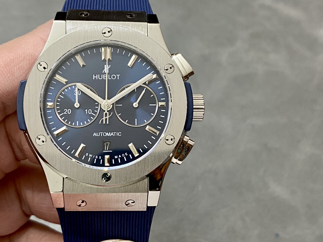 Hublot Classic Fusion 521.NX.1170.RX 45MM Mens