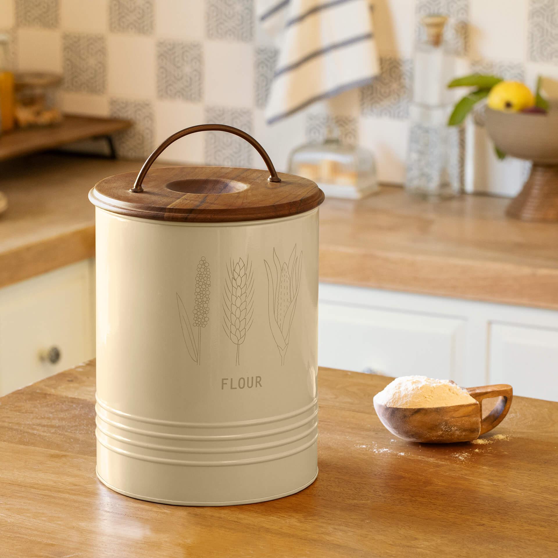 Grain Storage Barrel with Wooden lid