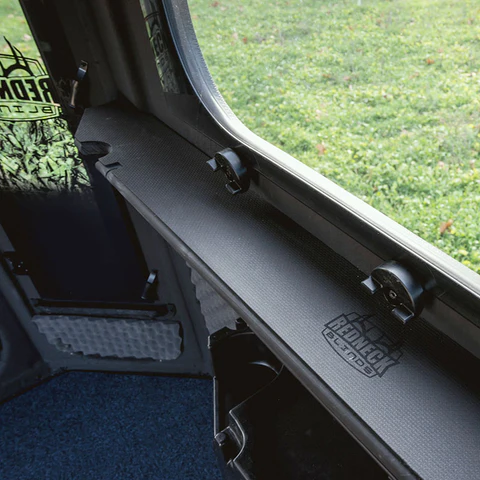 New round window and gasket system for Redneck Box Blinds