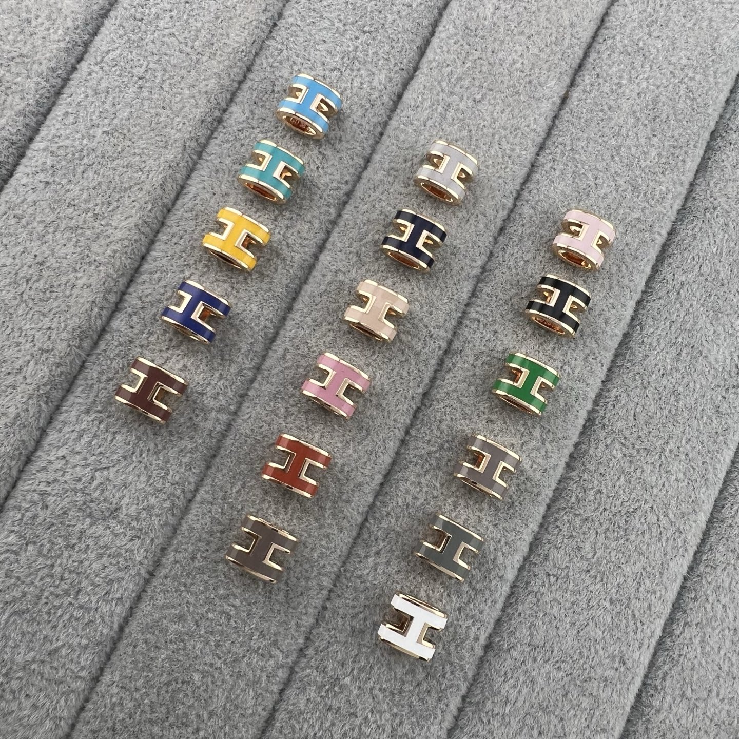 H-shaped enamel mini pendant necklace - Artisantouchss