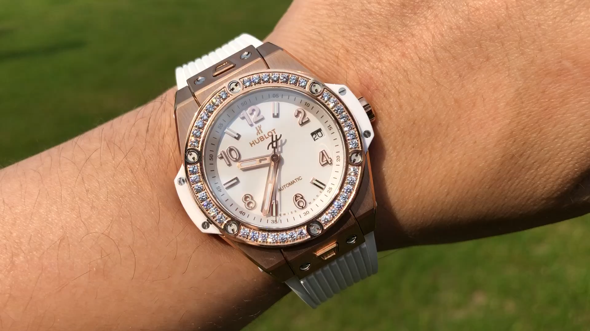1:1 Clone Hublot Big Bang 465.OE.2080.RW.1204 One Click 39 Diamond-Set