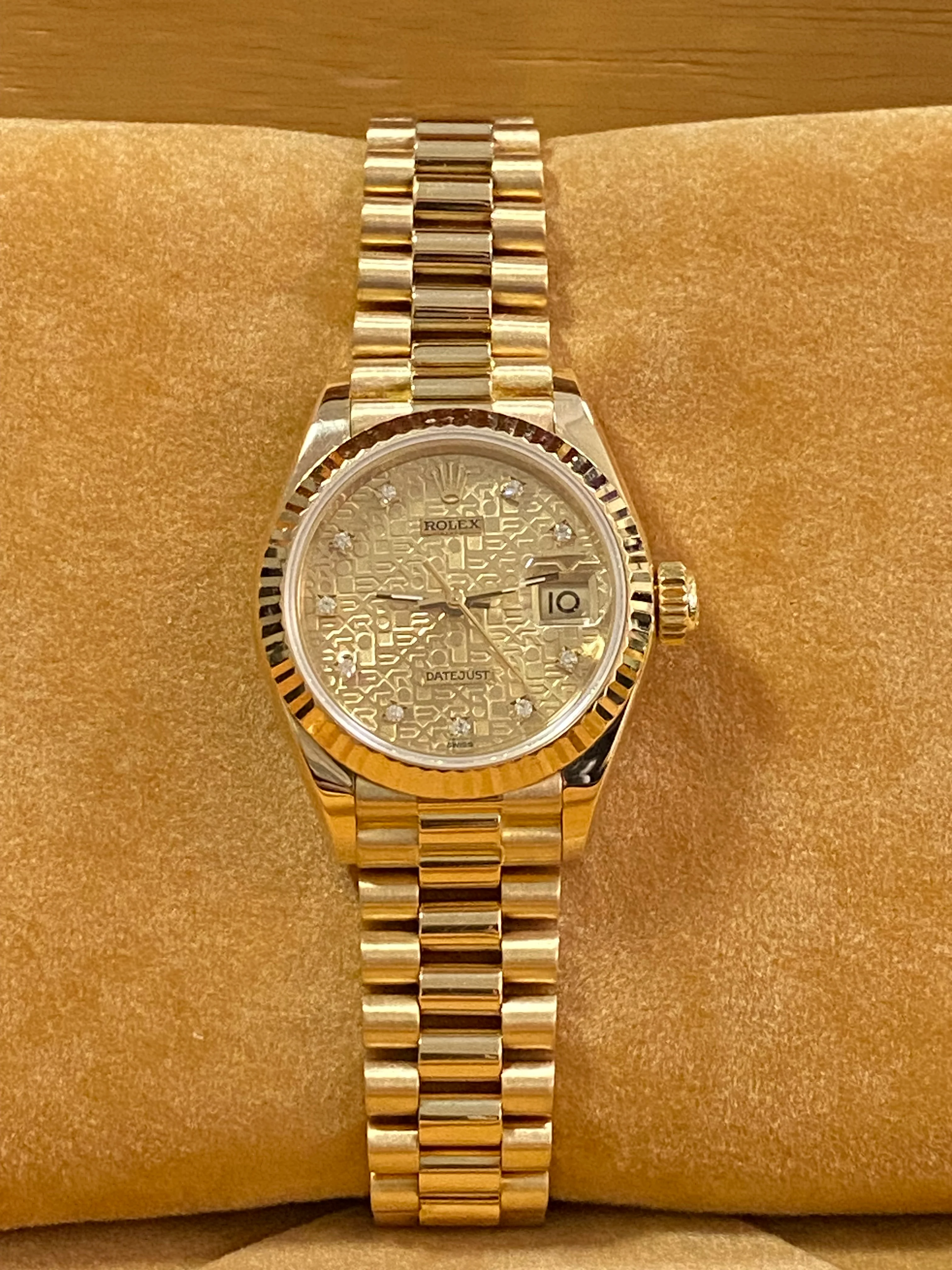 Rolex Yellow Gold Lady-Datejust 26 - S Serial - Fluted Bezel - Factory Diamond Dial - President Bracelet - 69178