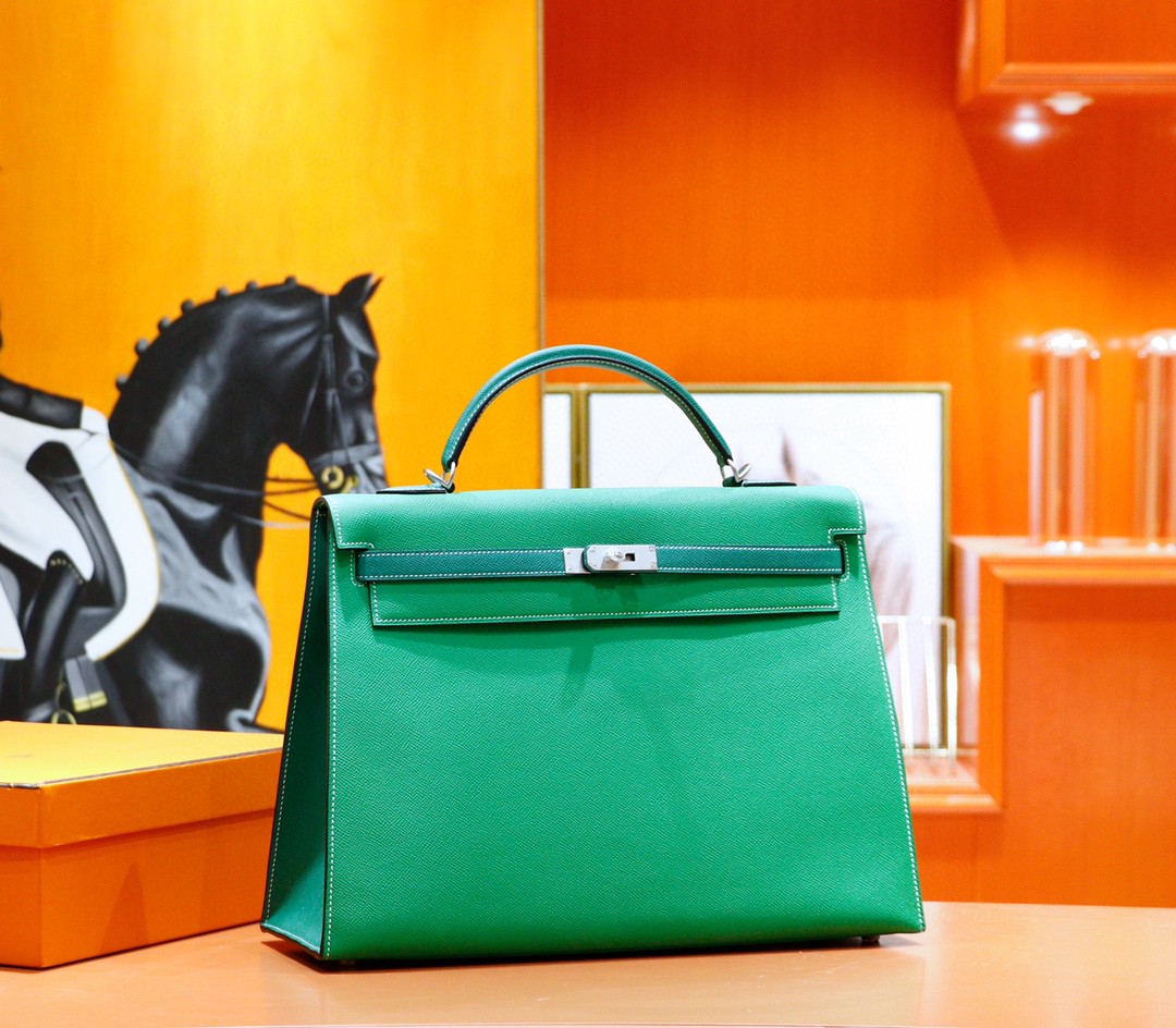 Hermes Kelly bamboo green with silk velvet green Epsom fully hand-sewn matte silver buckle 40cm