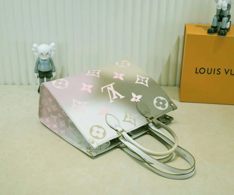Louis Vuitton Onthego Mm/Gm Tote Bag