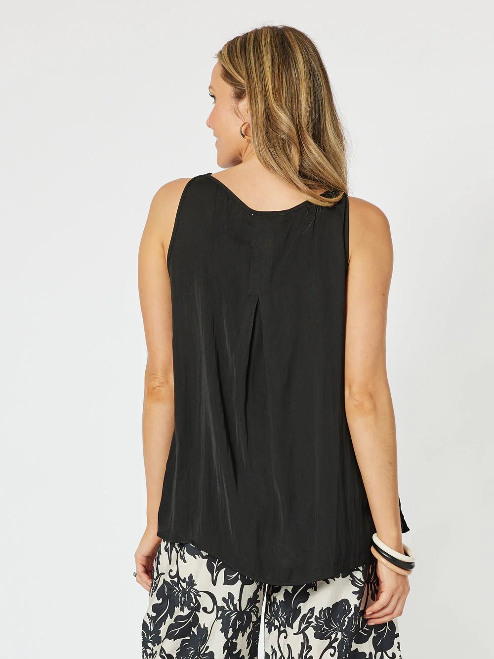 Zero-Bulk Layering Top‌