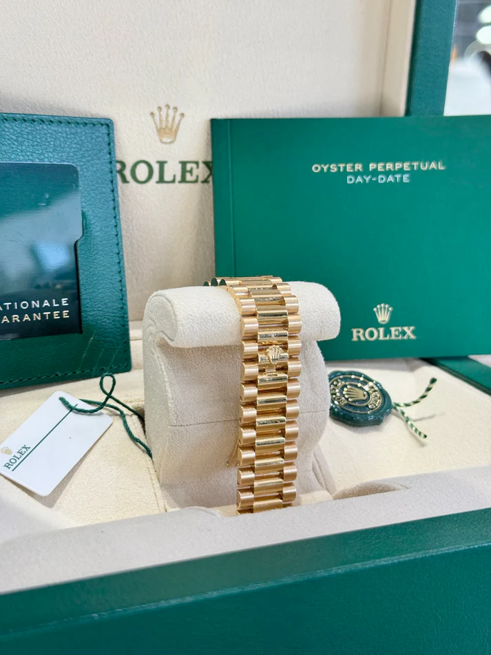 Rolex Day Date 40 Yellow Gold Champagne Dial m228238 0005