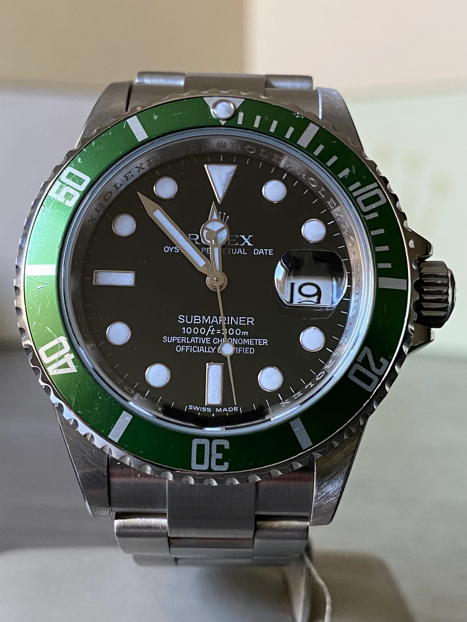 Rolex,Submariner Steel Submariner Date - Kermit - Green Bezel - Black Dial - 16610LV Scambled Serial