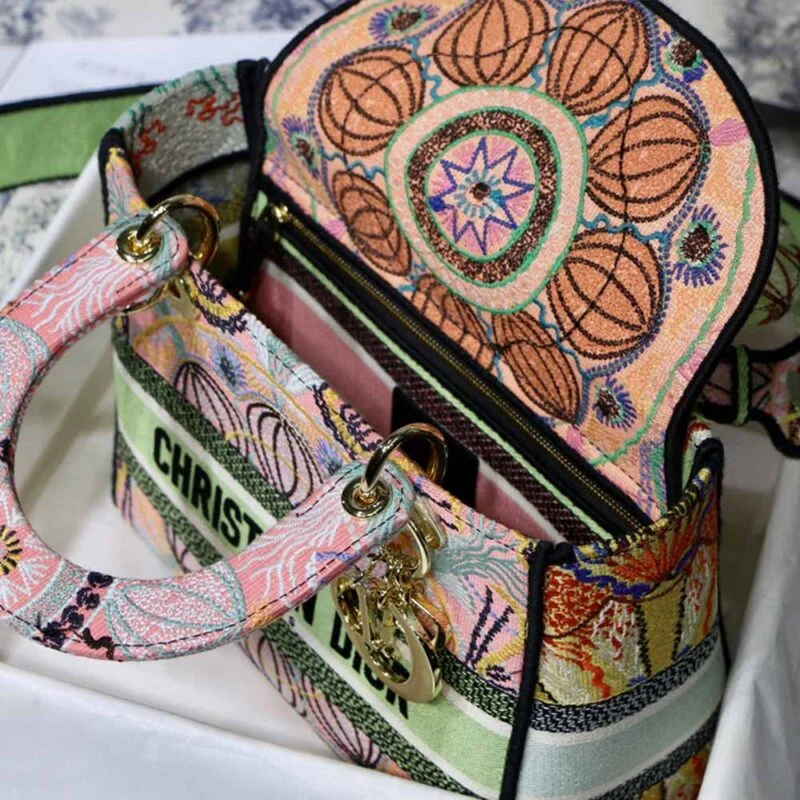 Dior In Light Medium Lady D-Lite Bag M8003/Embroidery