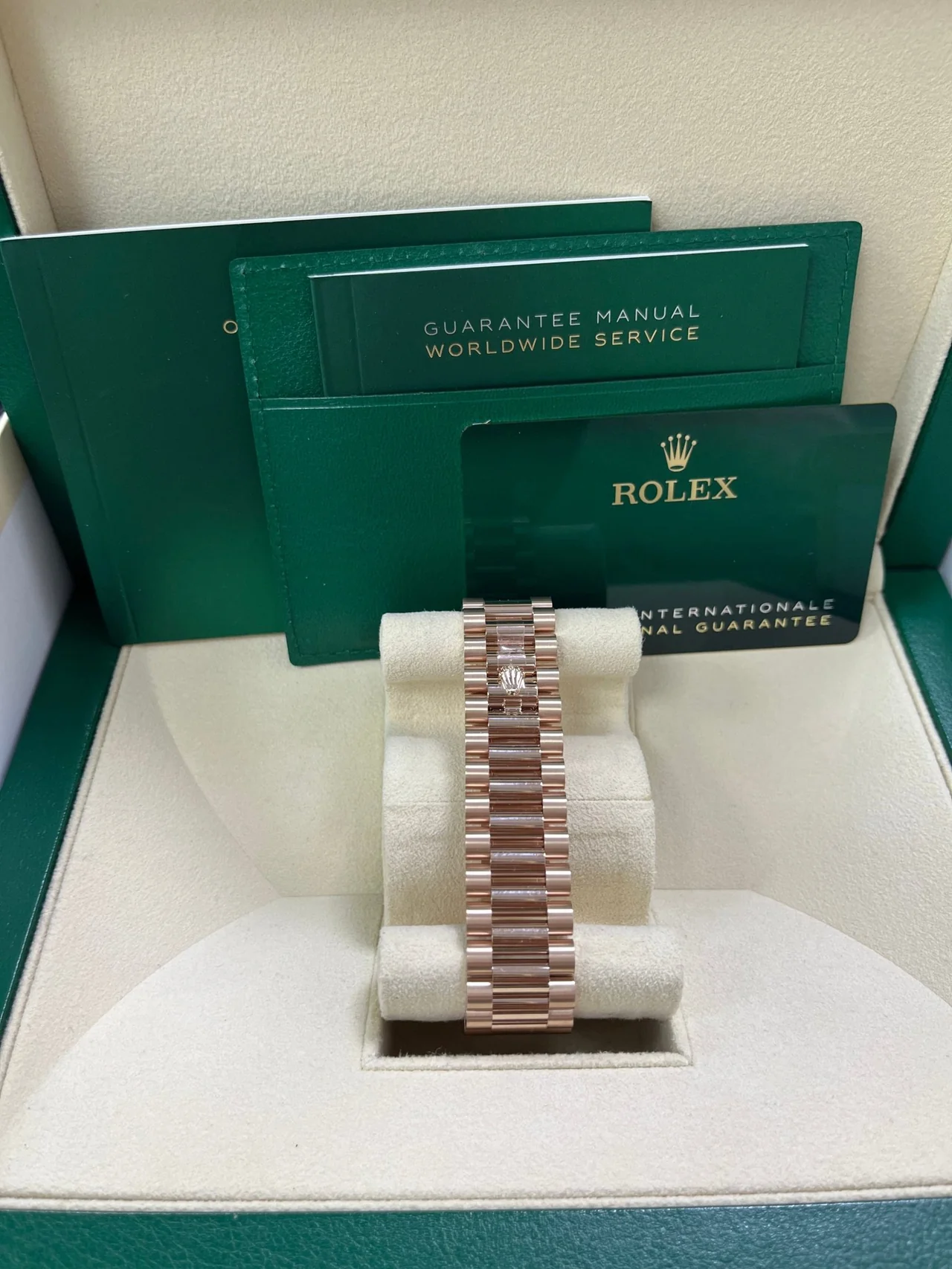 Rolex Day Date in 18 ct Everose Gold M228235 0055 40mm