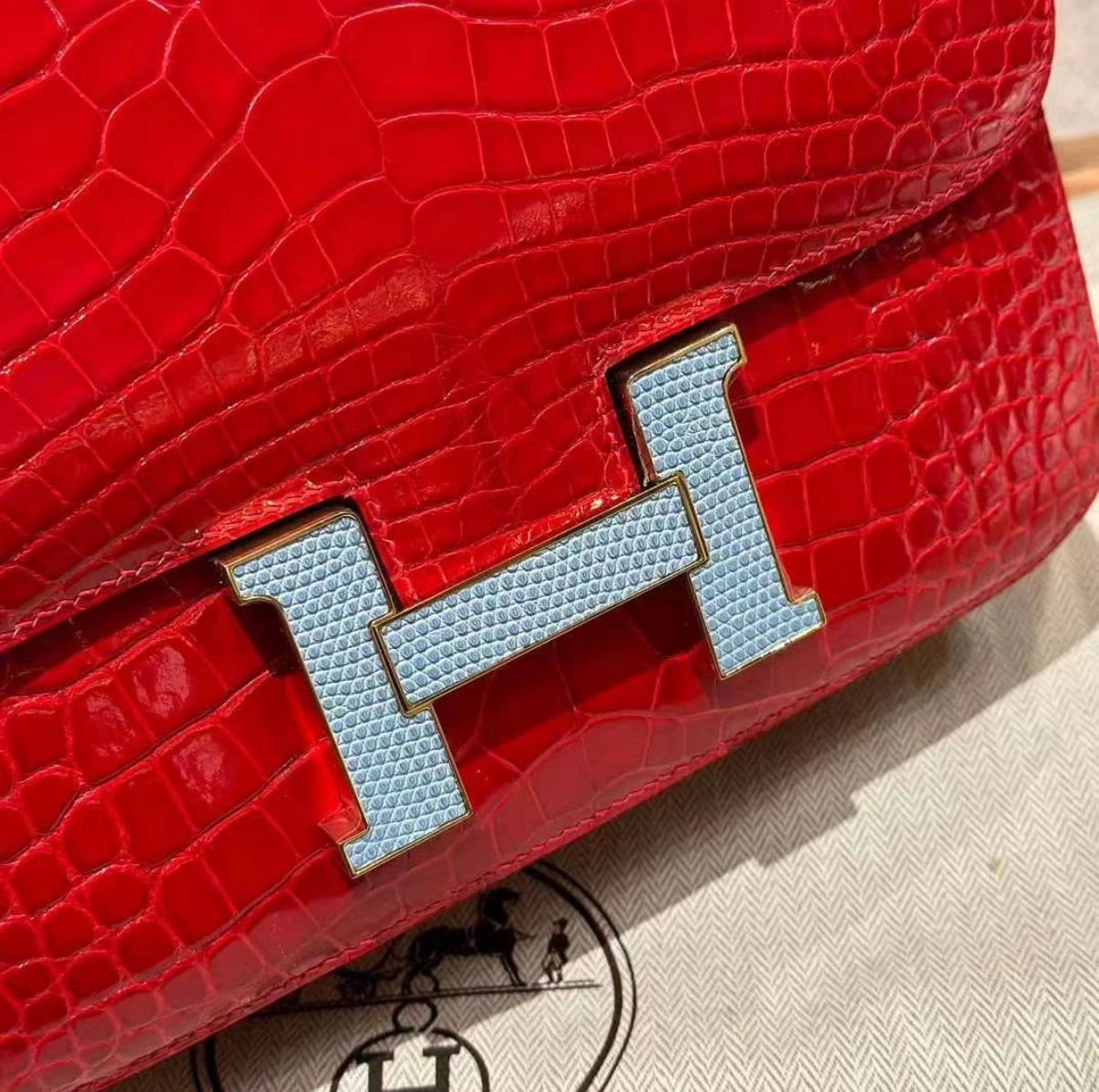Hermès Constance 19 gold buckle Ferrari red American alligator leather pure handmade custom