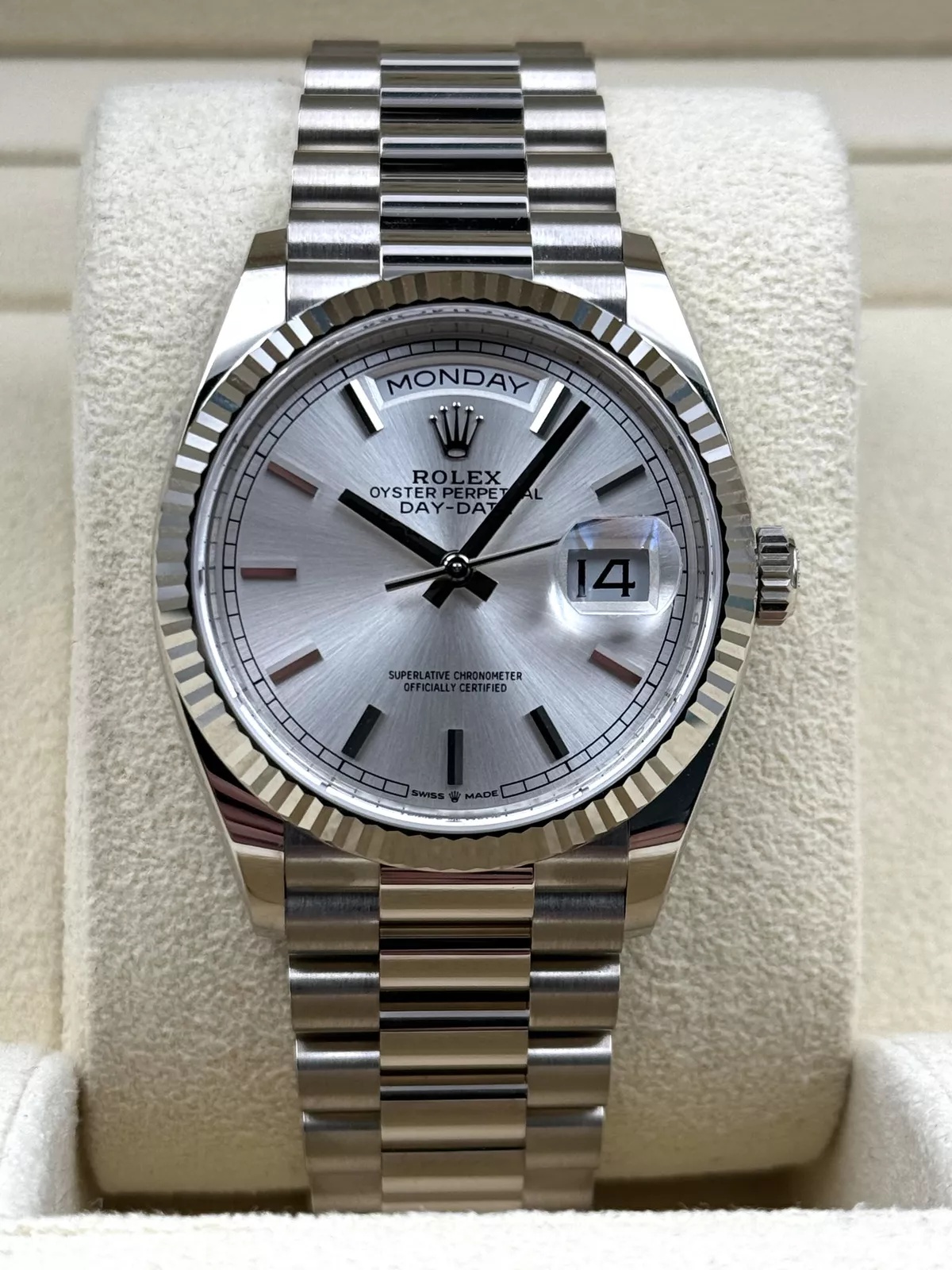 【Super Clone】RLX  Day-Date "President" 40mm Silver Diamonds Dial  228236-0002
