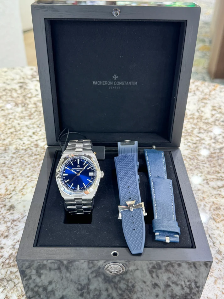 Vacheron Constantin Overseas Watch Self-Winding Ref. # 4500V/110A-B128
