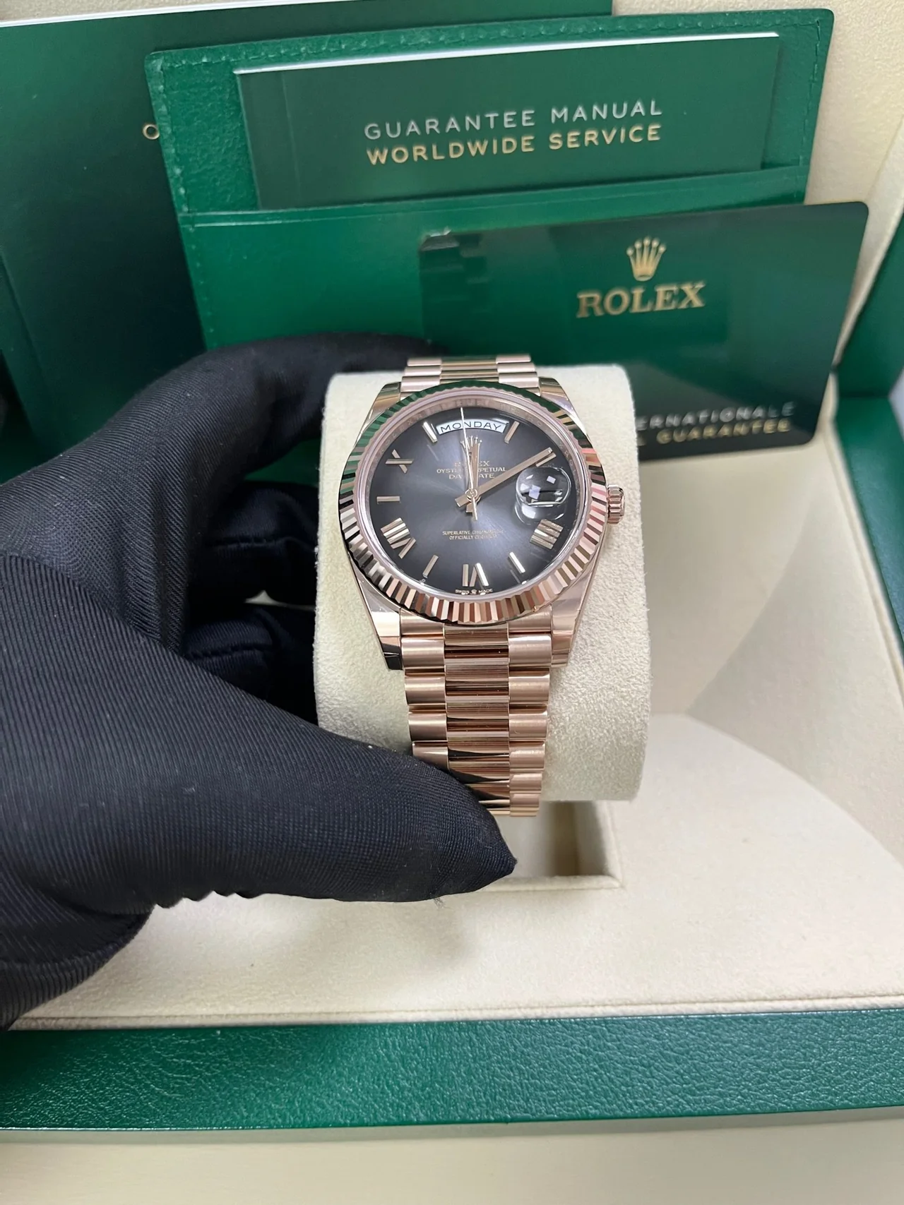 Rolex Day Date in 18 ct Everose Gold M228235 0055 40mm