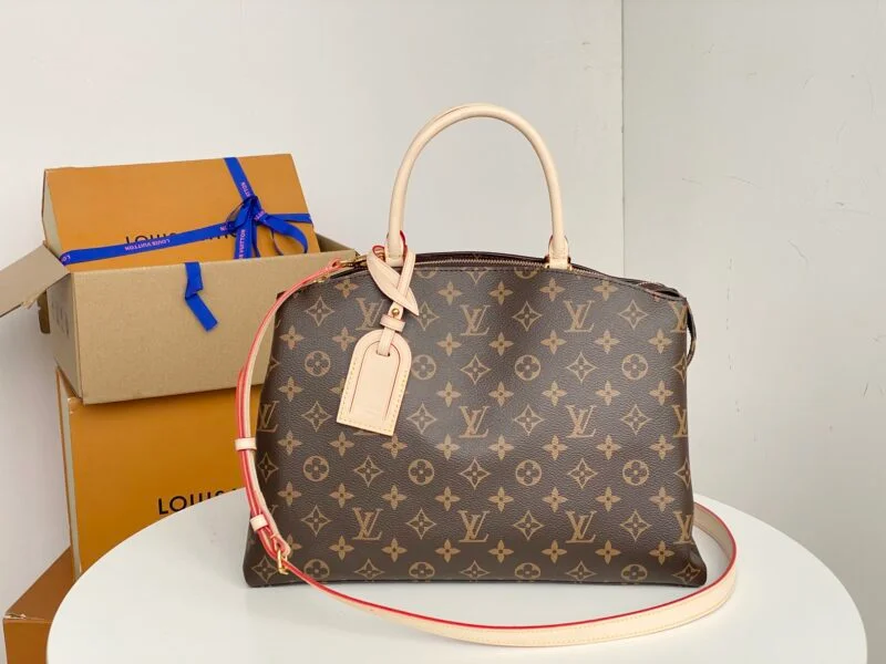 Louis Vuitton Grand Palais/Petit Palais M45900