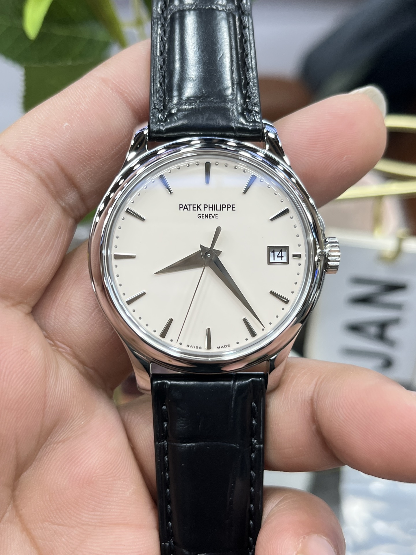 Replica Patek Philippe Calatrava 5227G 001 40MM Mens Watch