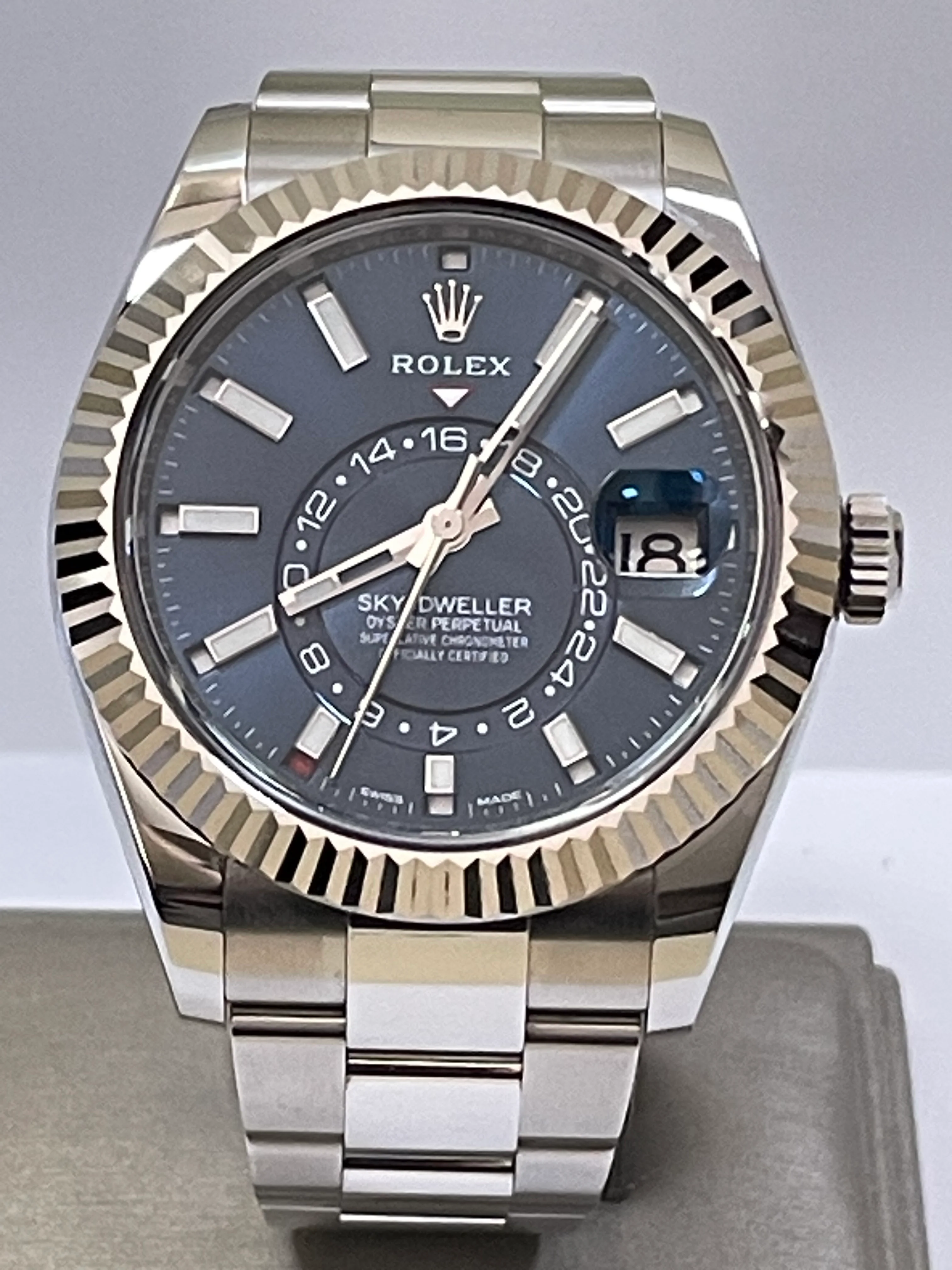 Rolex,Sky-Dweller White Rolesor Sky-Dweller - 2023 - Blue Dial - Oyster Bracelet - 326934