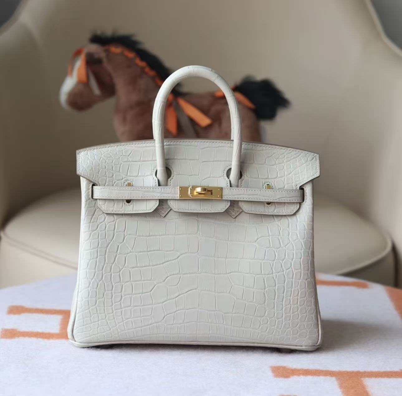 Hermes Birkin platinum bag, white color, glossy crocodile skin, gold clasp, 25cm customization