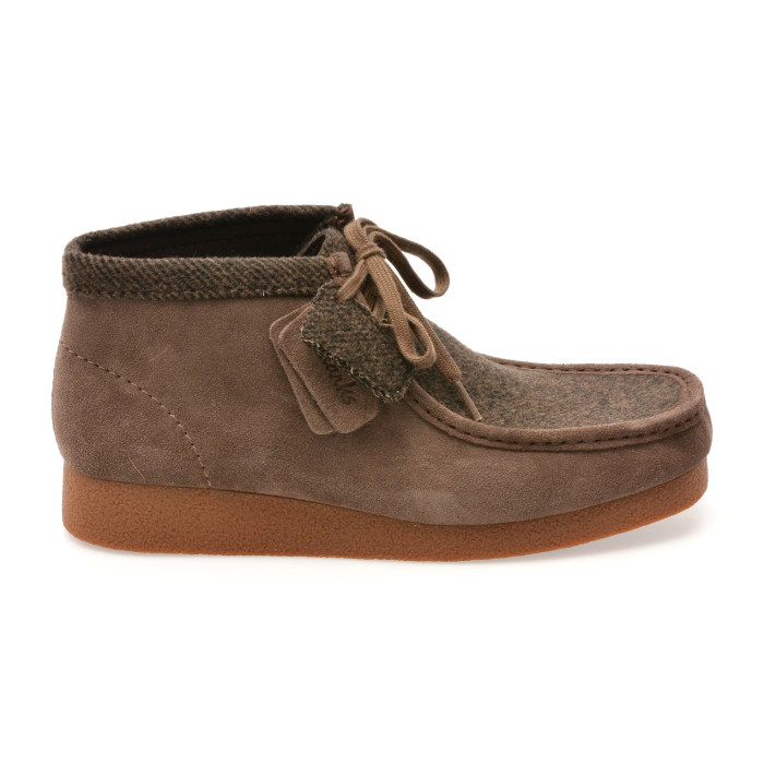Ghete CLARKS maro, WALLABEE EVO BT, din piele intoarsa