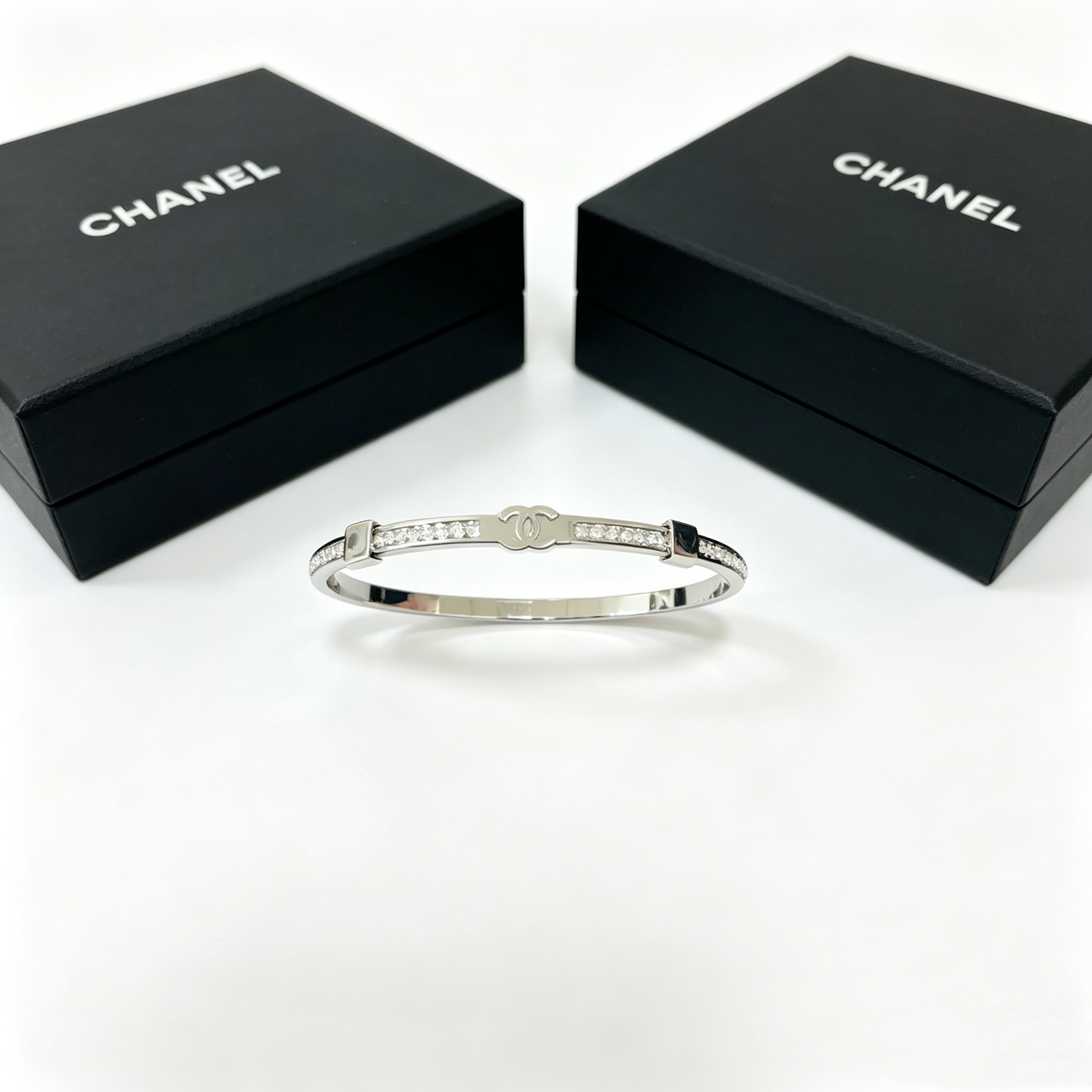 C—Single-layer metal diamond-encrusted bangle
