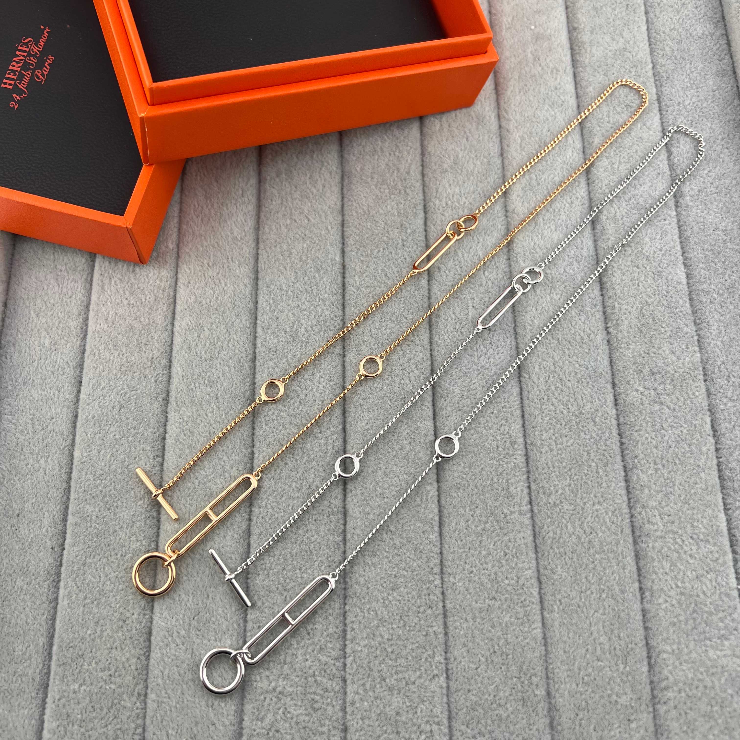 Long necklace - Artisantouchss