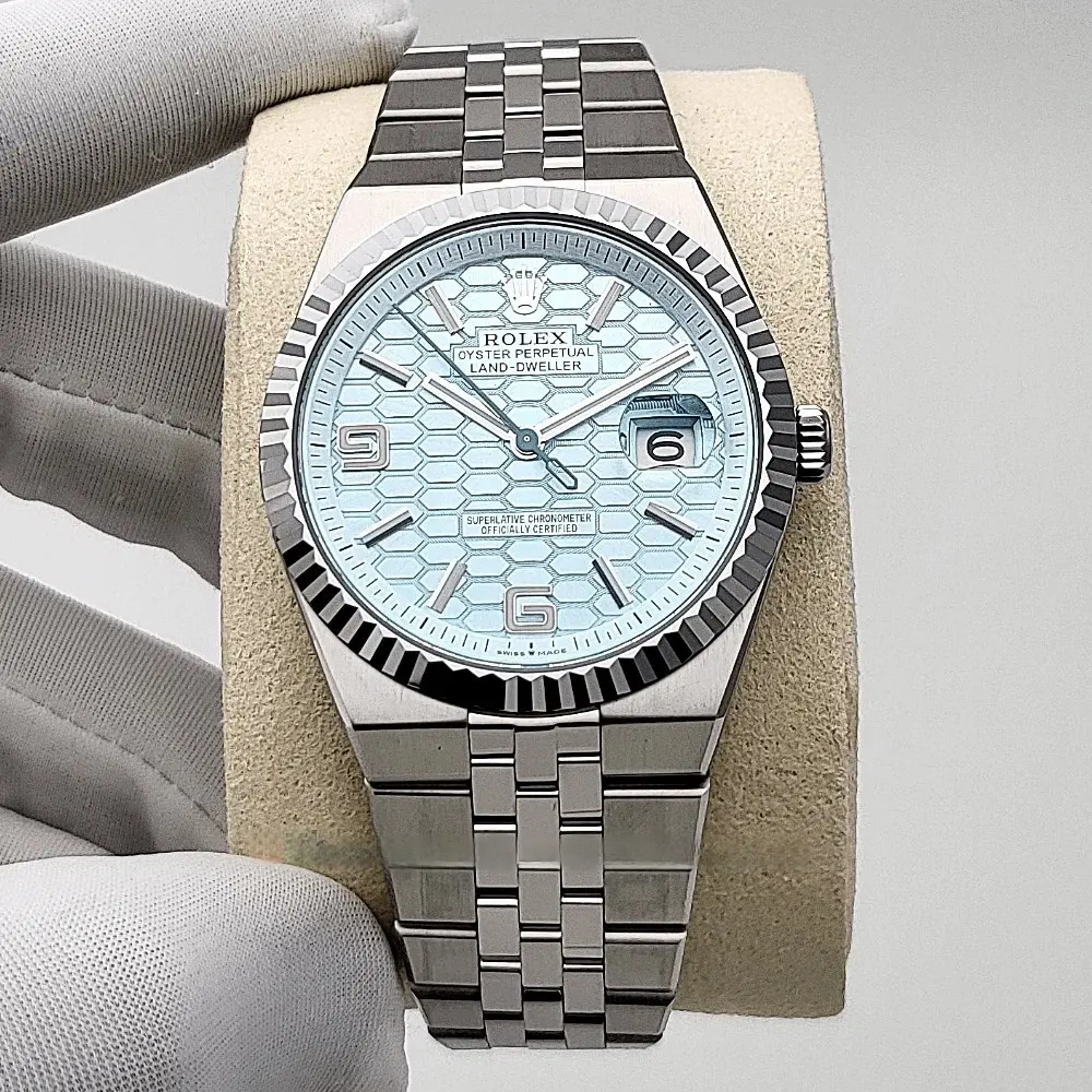 Rolex Land-Dweller 40 Oyster, 40 mm, platinum M127336-0001