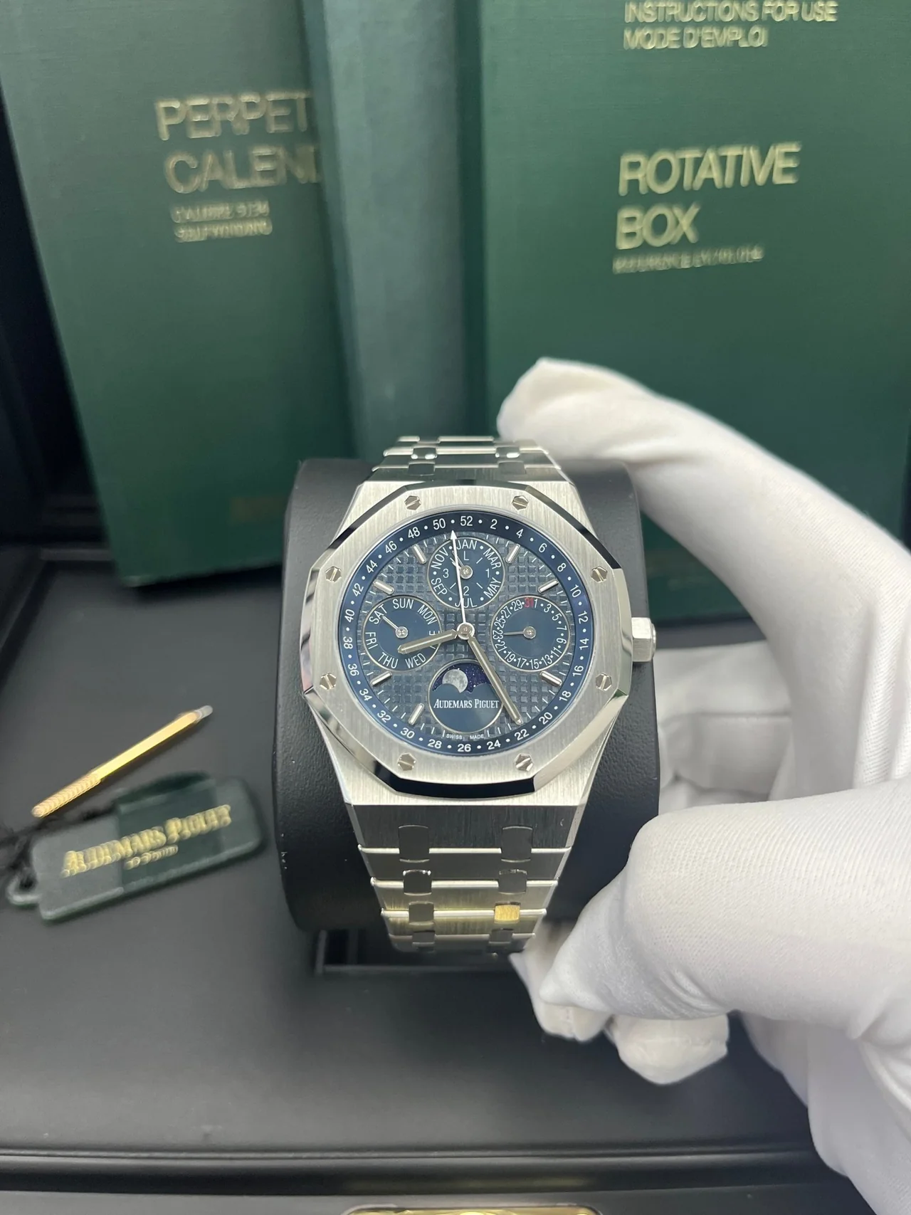 Royal Oak Perpetual Calendar Ref. 26574ST.OO.1220ST.02 41mm