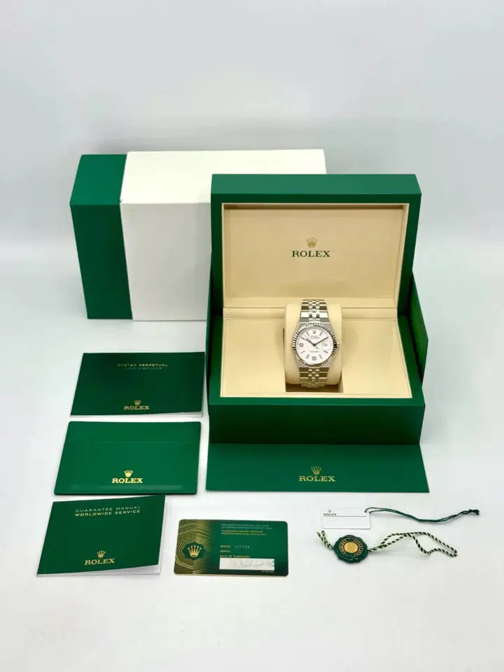 Rolex Land-Dweller 36 Oyster, 36 mm, Oystersteel and white gold M127234-0001