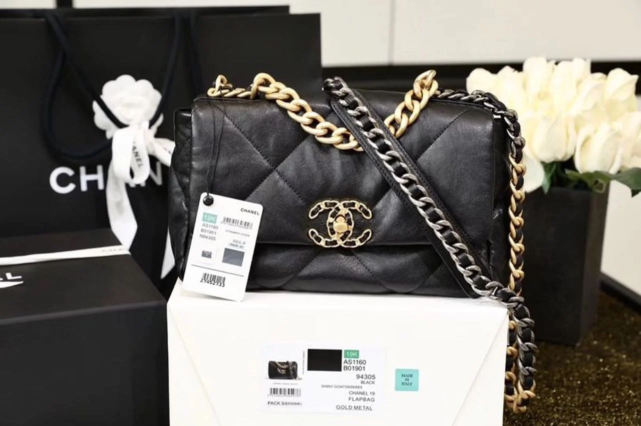Chanel 19 Handbag 26cm Black For Women AS1160 B04852 94305