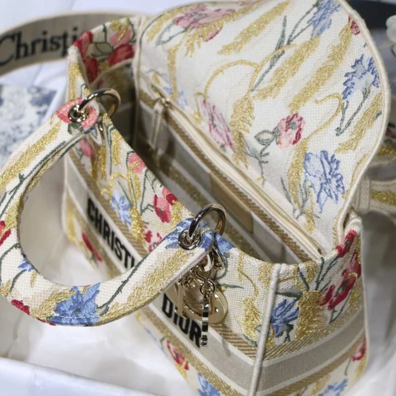 Dior Flowers Medium Lady D-Lite Bag M0565/Embroidery