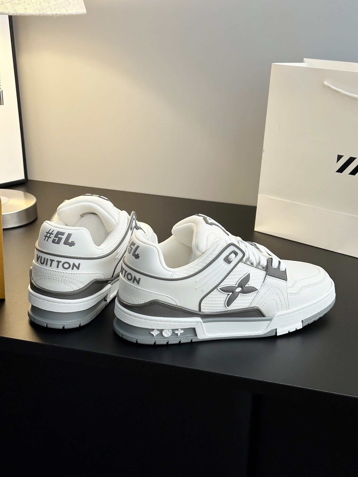 L X V SNEAKERS detail 3