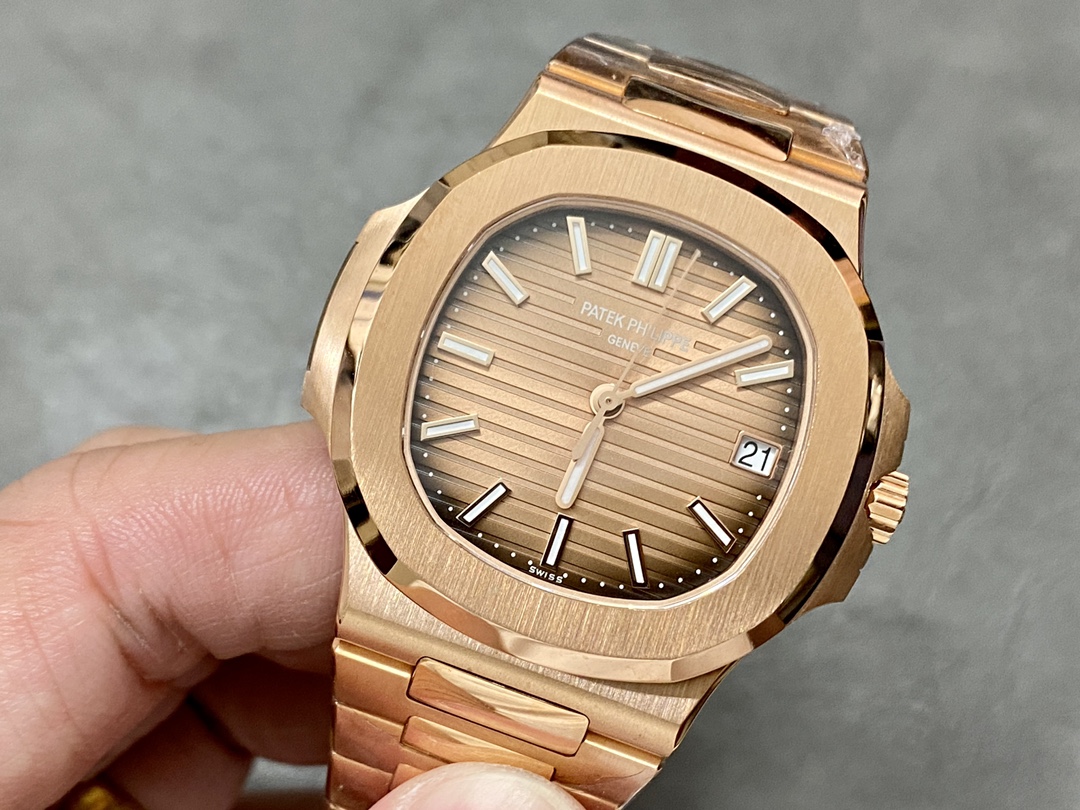 Patek Philippe Nautilus 5711 1R 001 40MM Replica Watch
