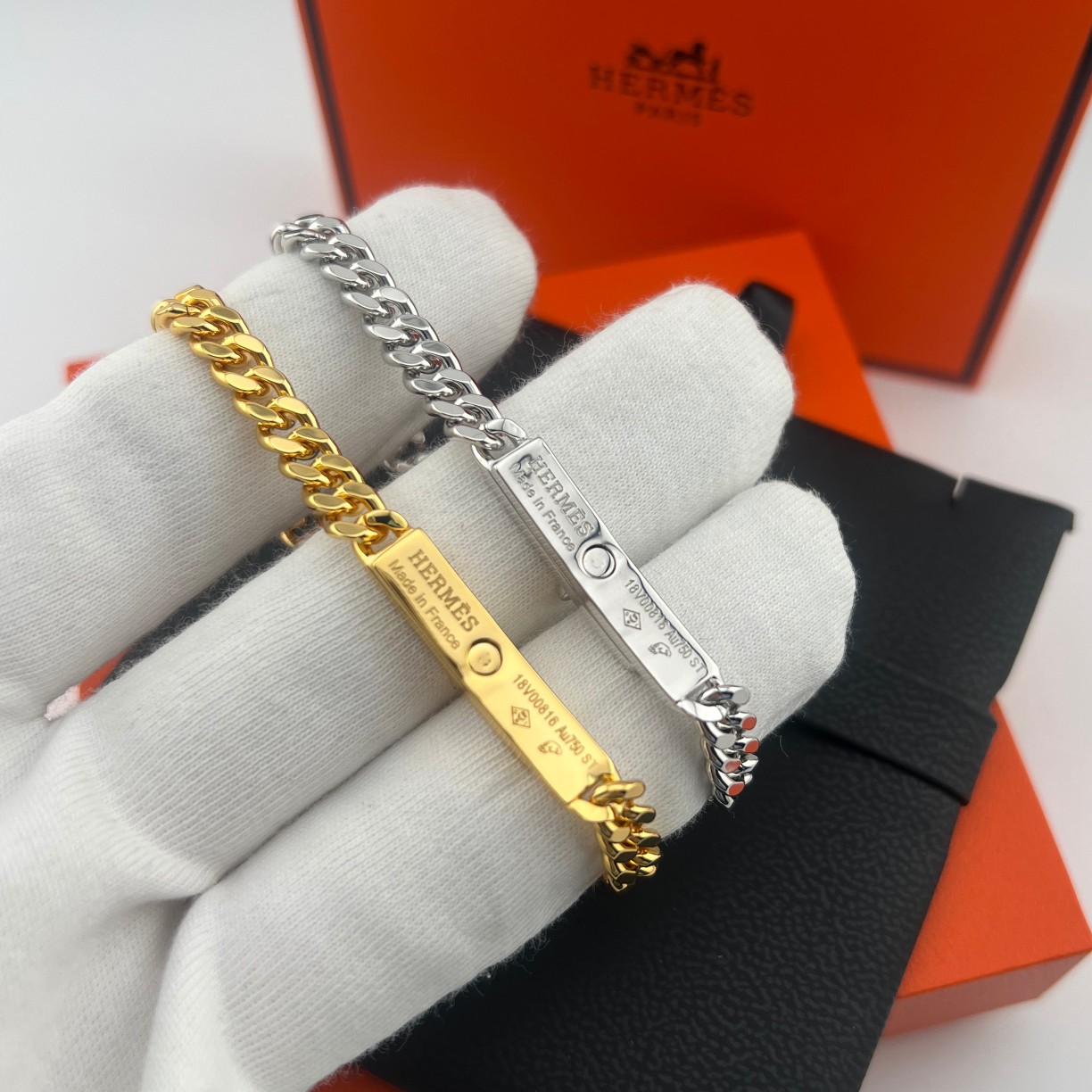 Kelly full diamond button bracelet - Artisantouchss
